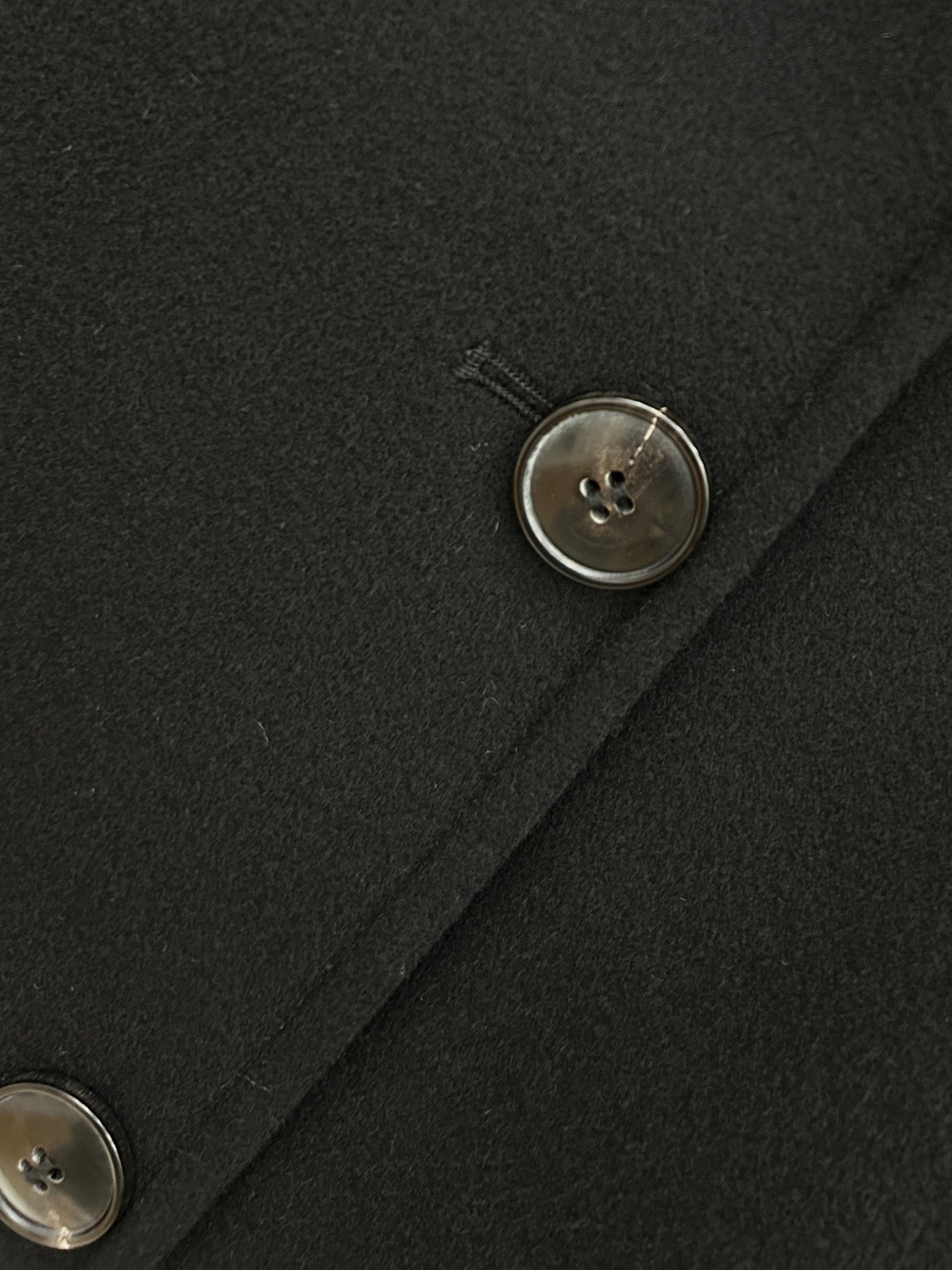 로로피아나 앤서니 코트