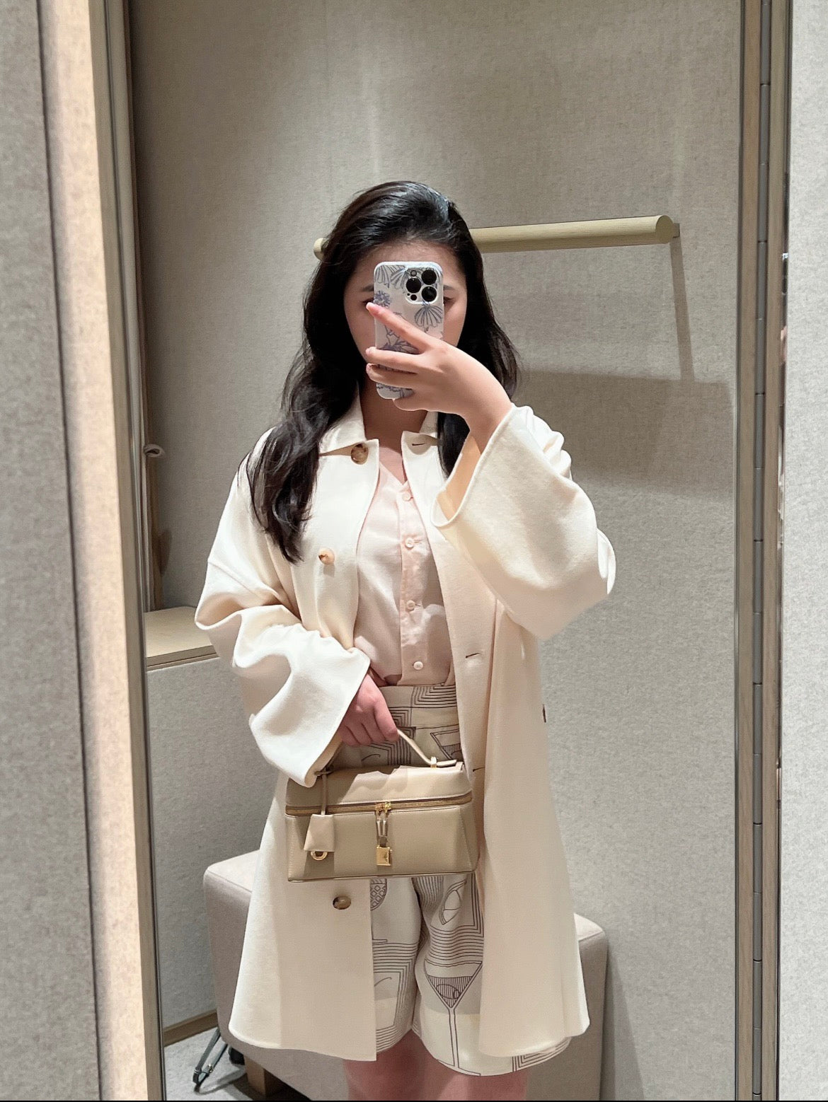 로로피아나 앤서니 코트