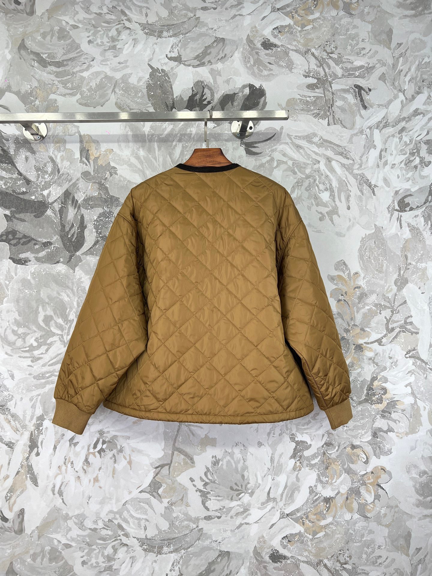 프라다 퀄팅 라이트 리나일론 자켓