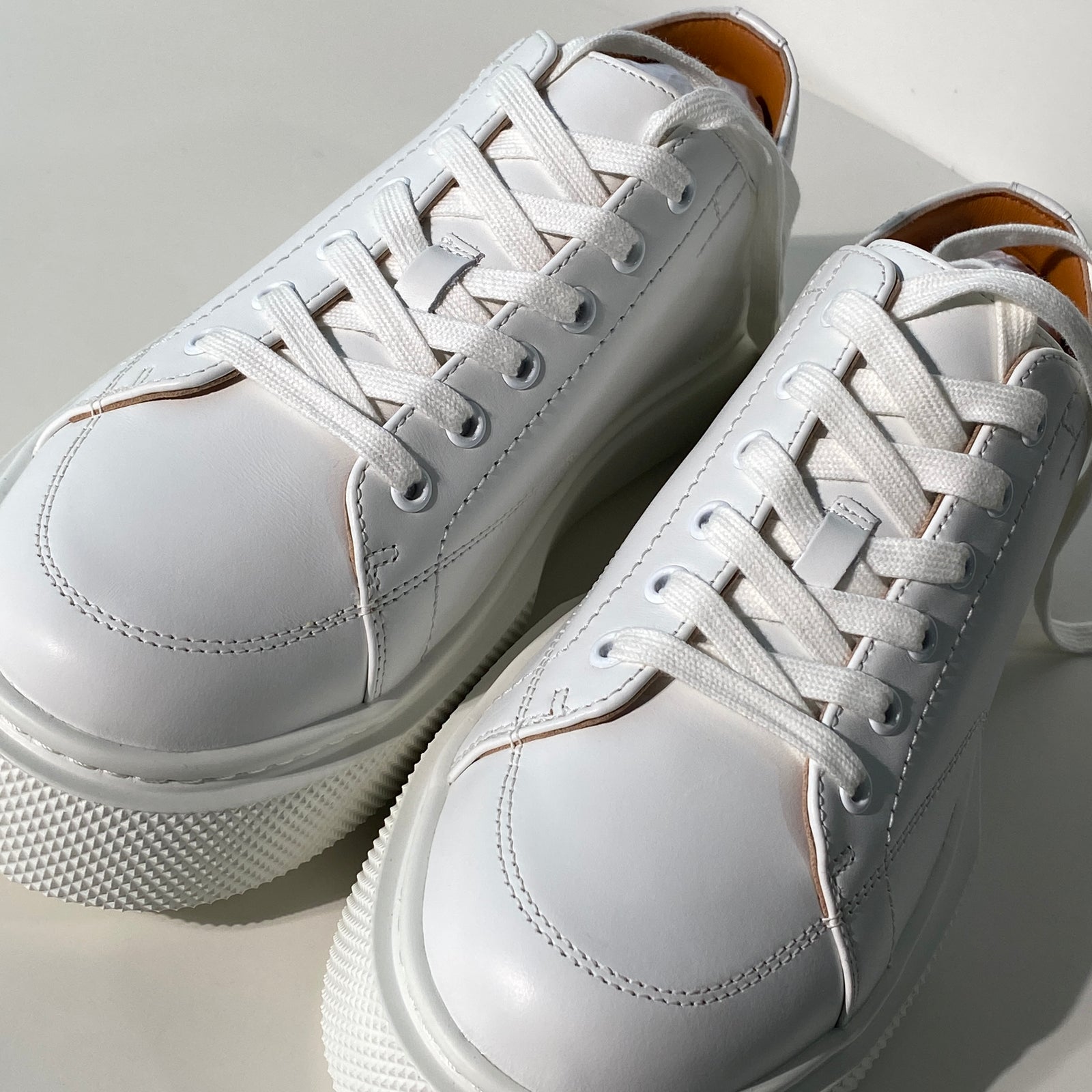 국내) 에르메스 하루 더비 스니커즈 화이트 42