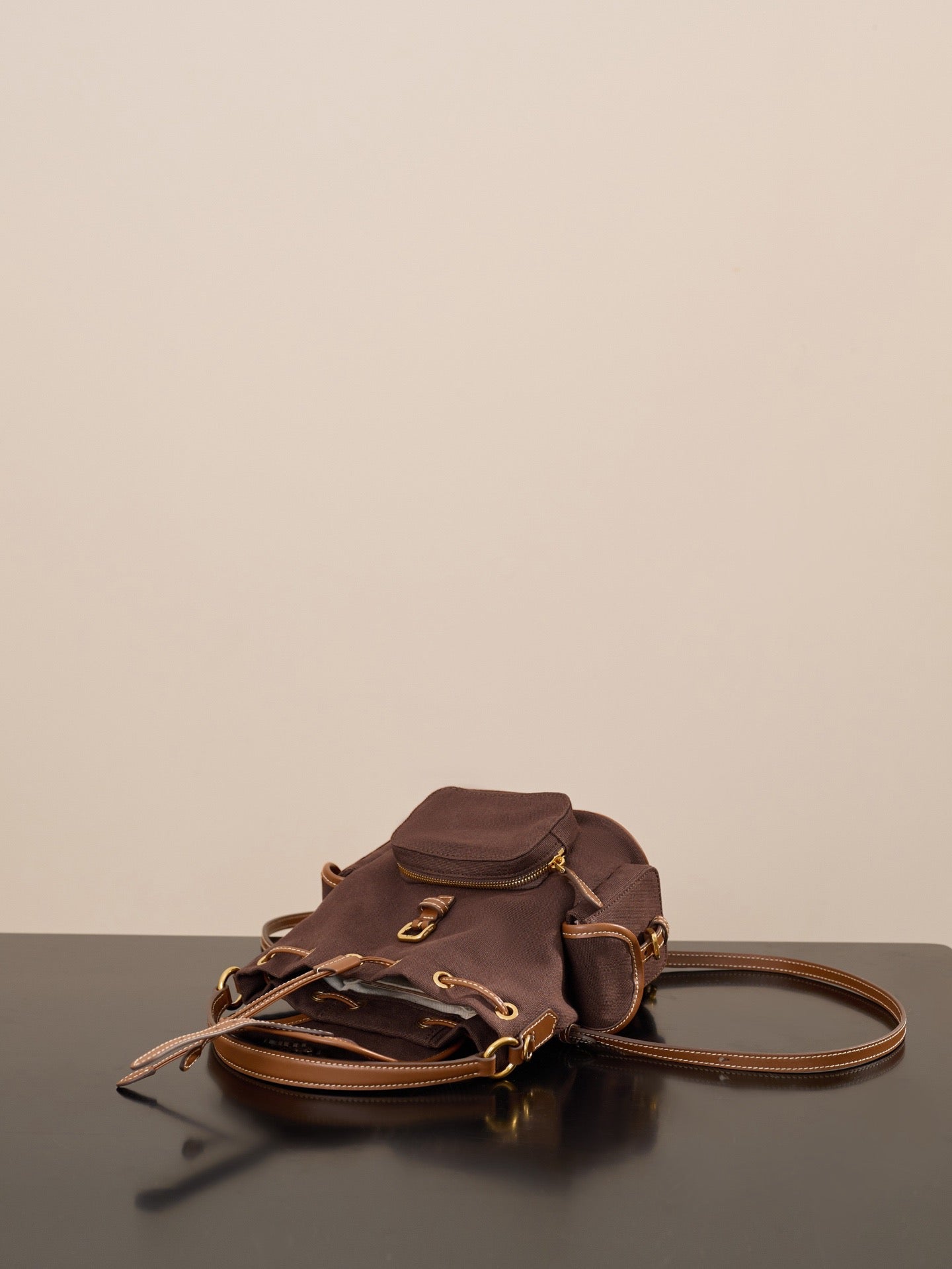 미우미우 캔버스 가죽 백팩 라지