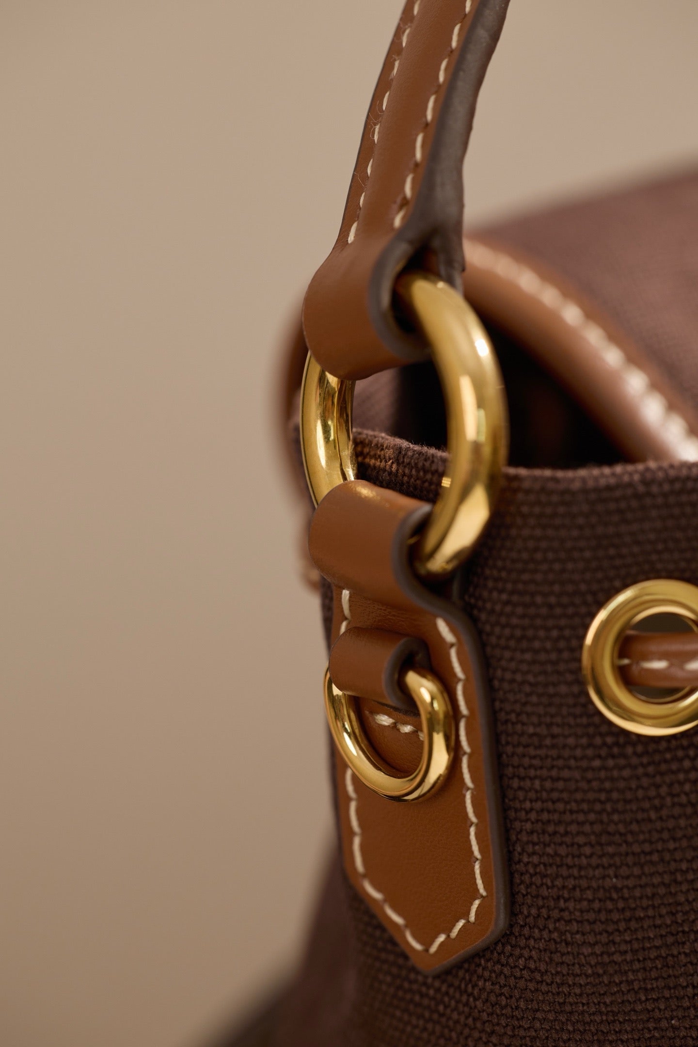 미우미우 캔버스 가죽 백팩 라지