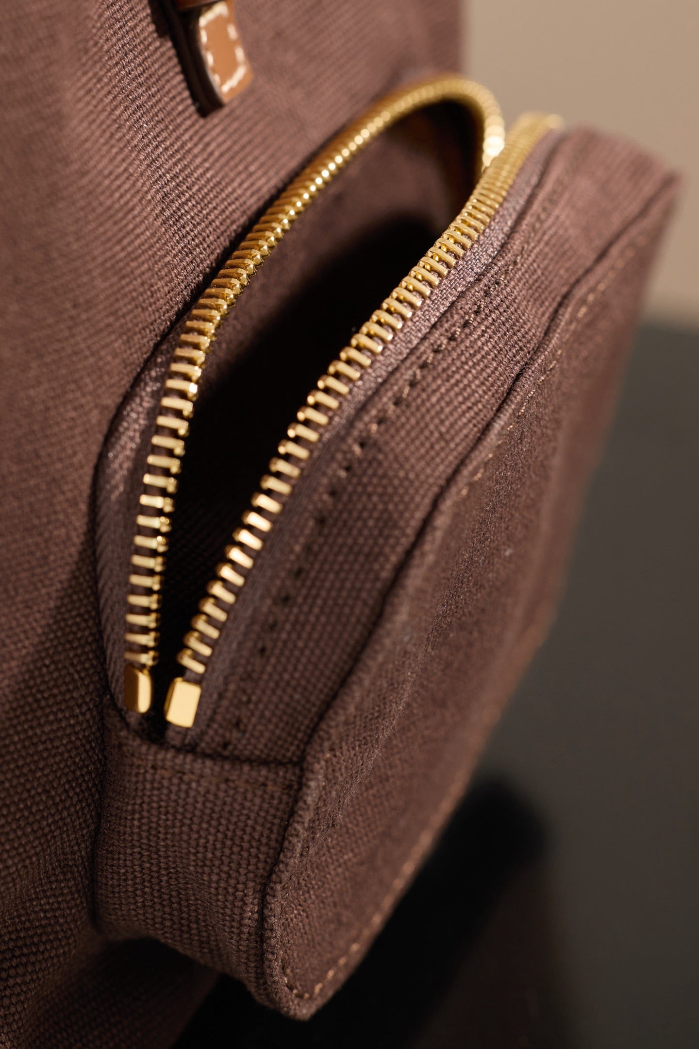 미우미우 캔버스 가죽 백팩 라지