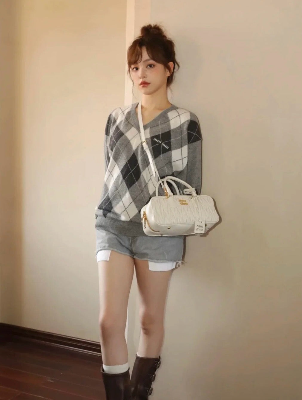 미우미우 아르카디 마테라쎄 나파 레더 숄더백