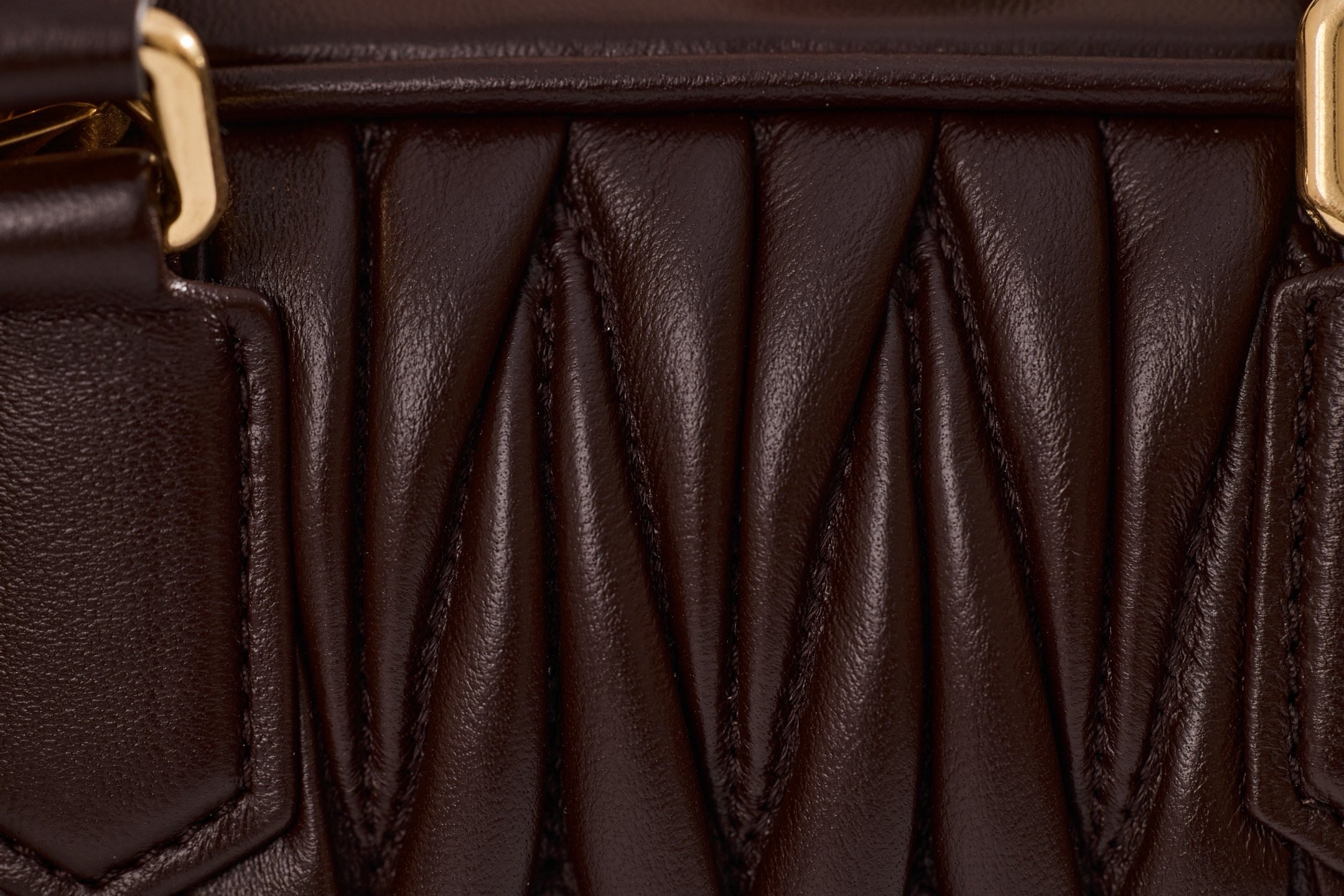 미우미우 아르카디 마테라쎄 나파 레더 백