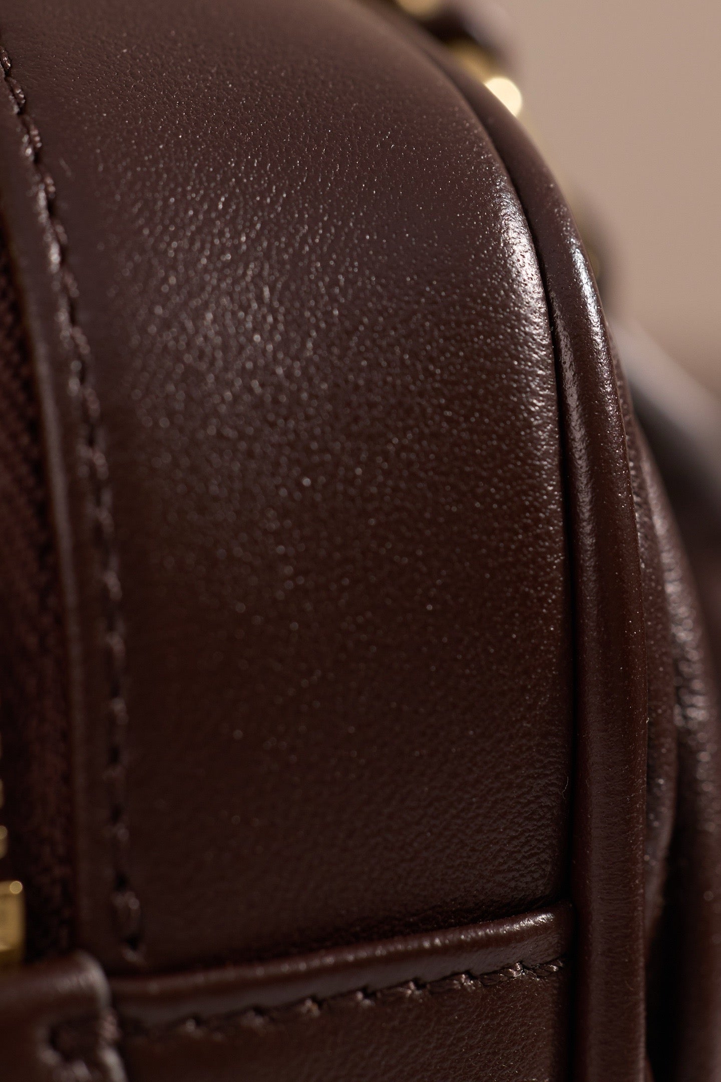 미우미우 아르카디 마테라쎄 나파 레더 백