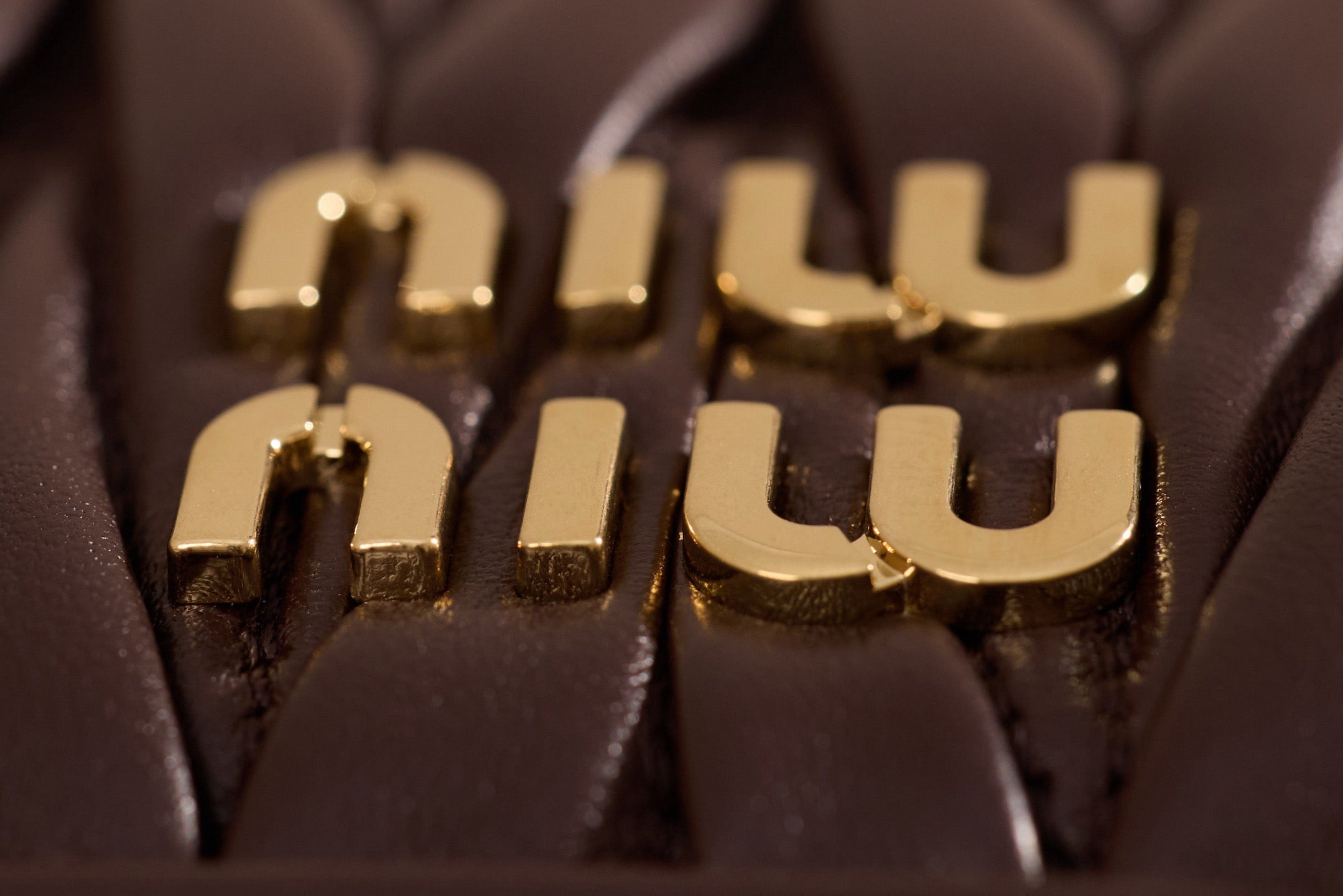 미우미우 아르카디 마테라쎄 나파 레더 백