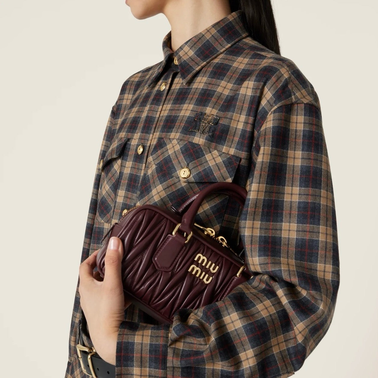 미우미우 아르카디 마테라쎄 나파 레더 백