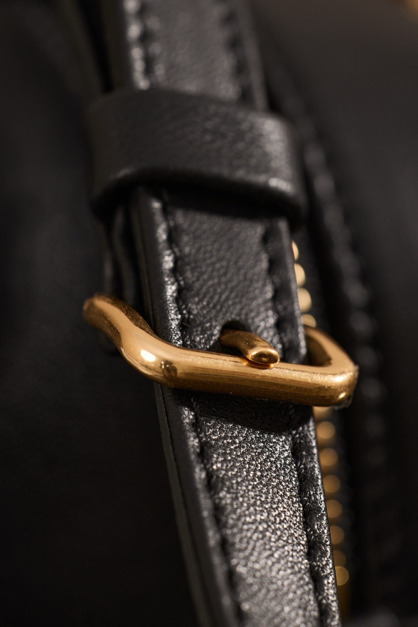 미우미우 아르카디 마테라쎄 나파 레더 백