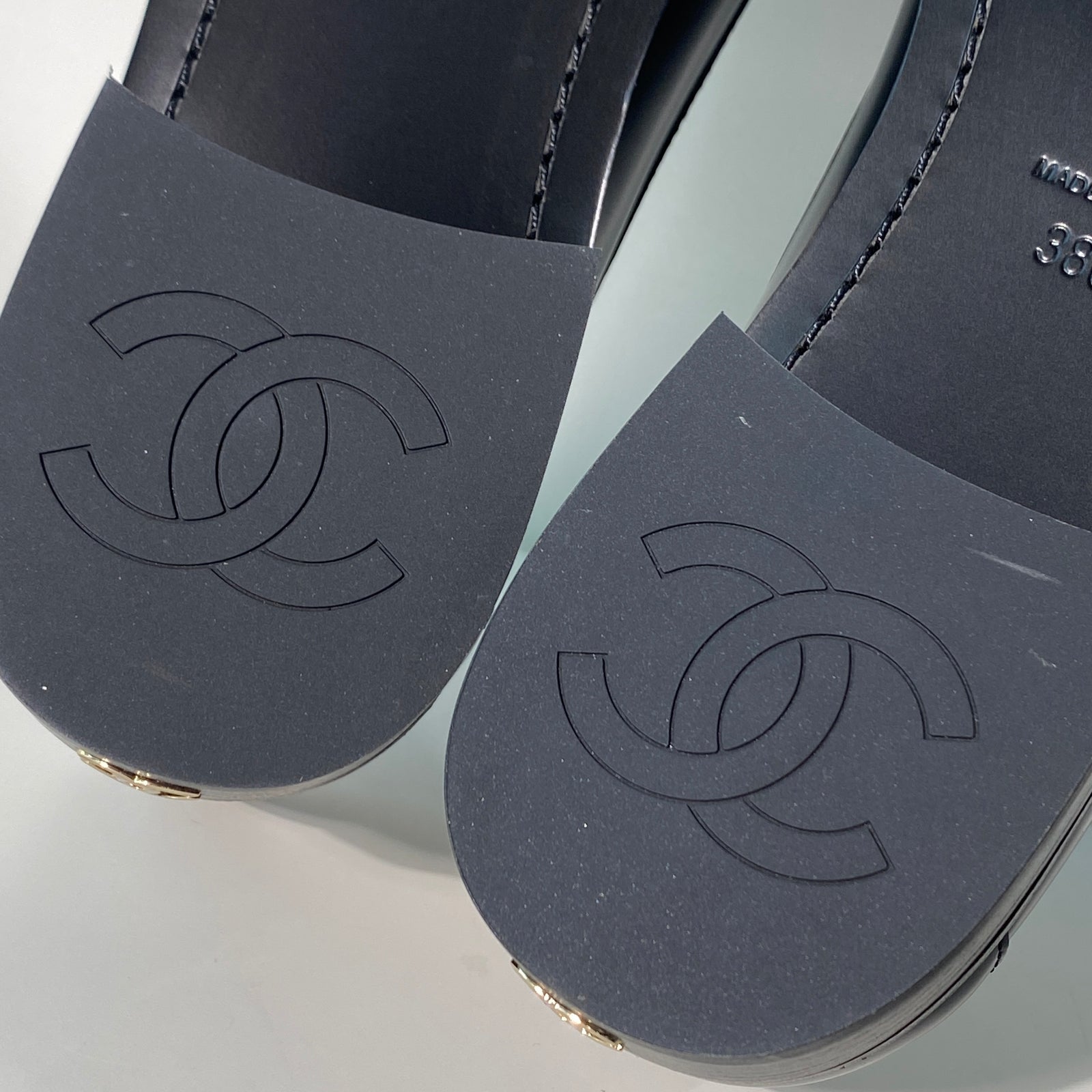 국내) 샤넬 cc 로고 로퍼 38