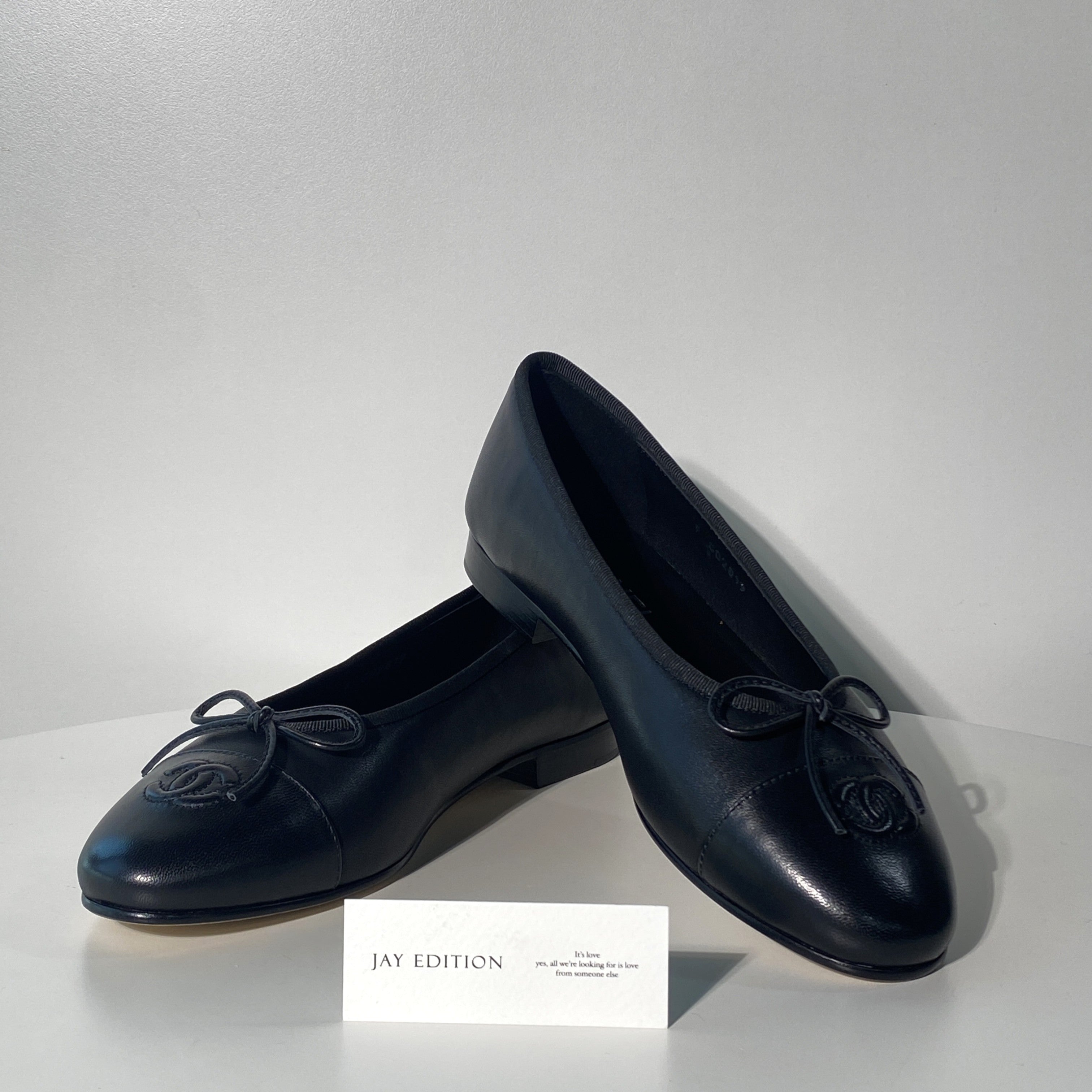 국내) 샤넬 발레리나 플랫 램스킨 / 블랙 39 (앞코 레더)