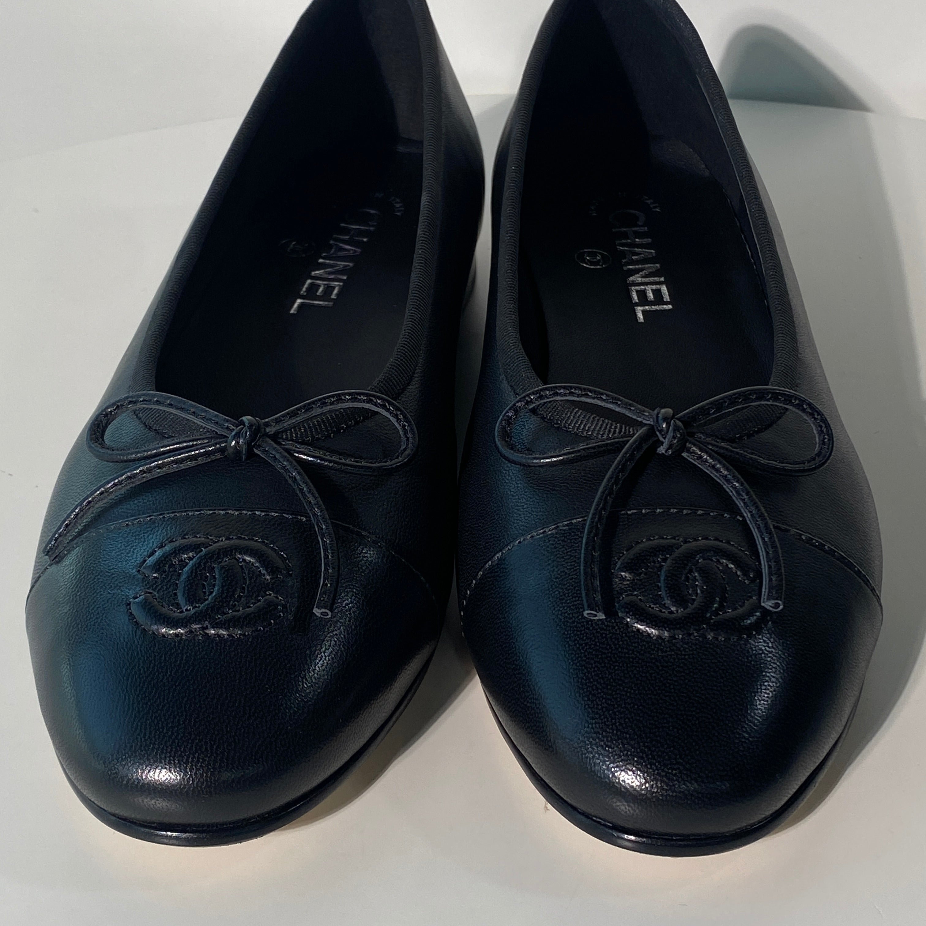 국내) 샤넬 발레리나 플랫 램스킨 / 블랙 39 (앞코 레더)