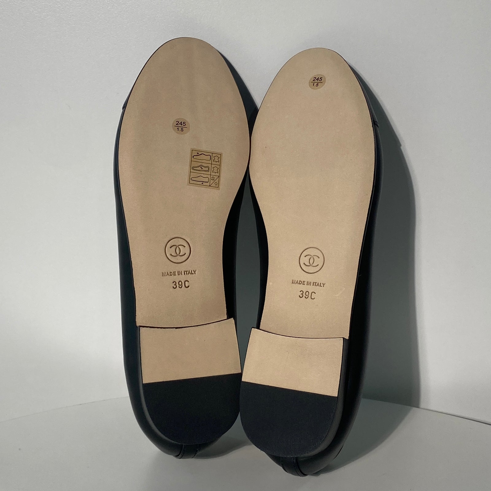 국내) 샤넬 발레리나 플랫 램스킨 / 블랙 39 (앞코 레더)