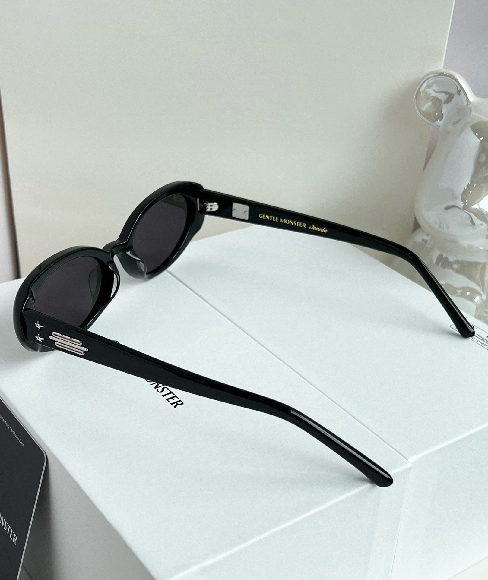젠틀몬스터 X 제니 콜라보 허쉬 선글라스