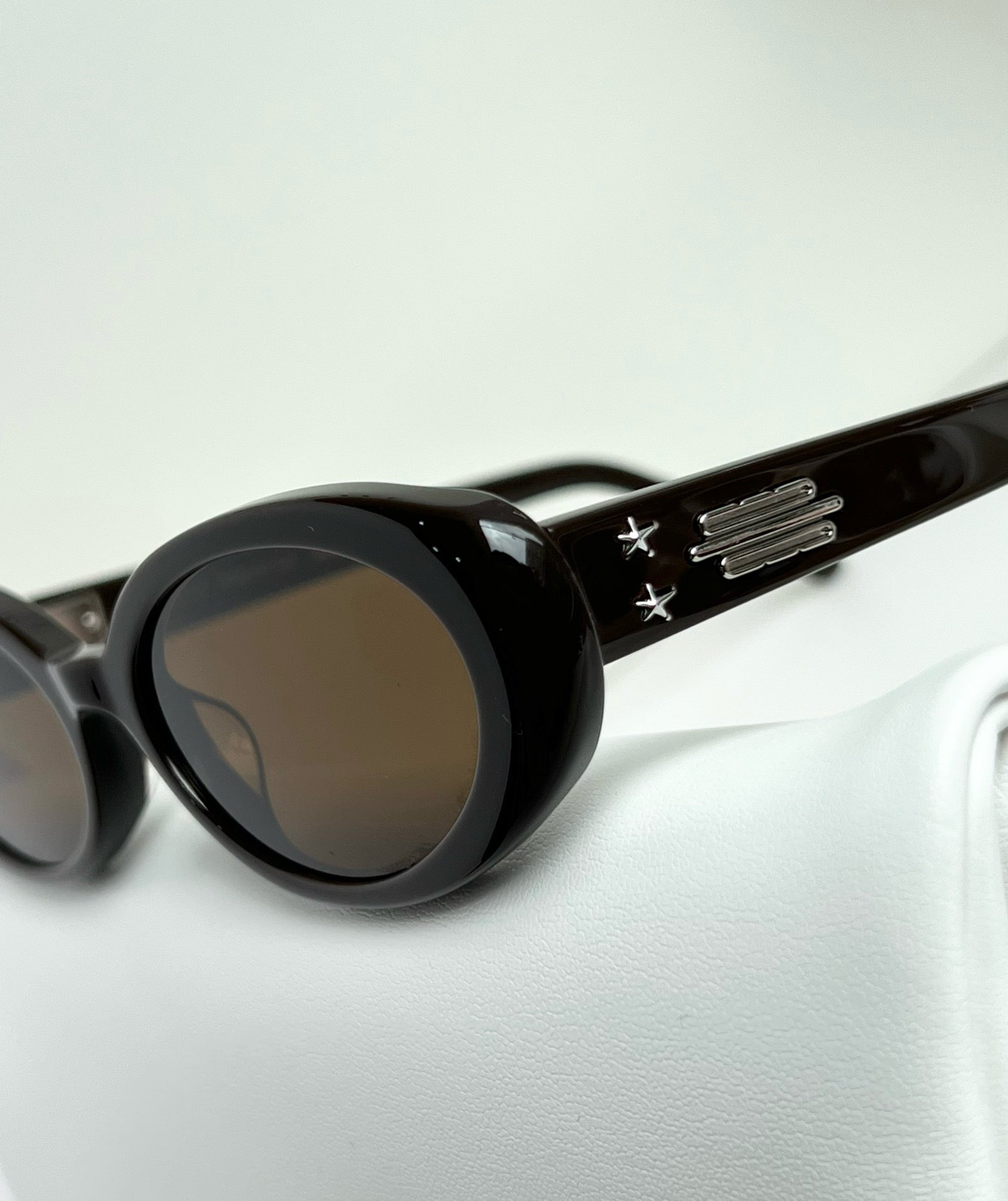 젠틀몬스터 X 제니 허쉬 BR3 선글라스