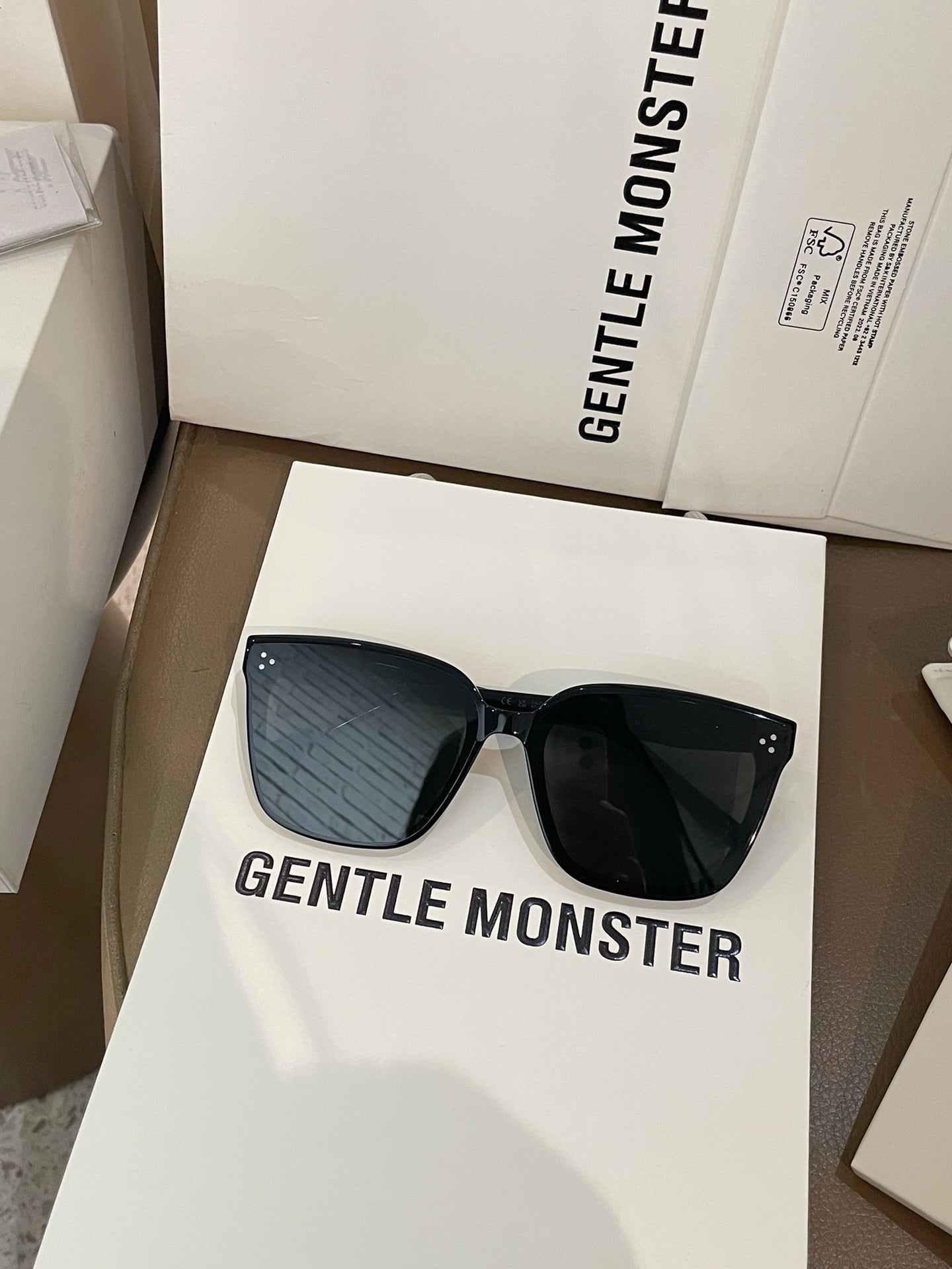 젠틀몬스터 로이 더 선글라스