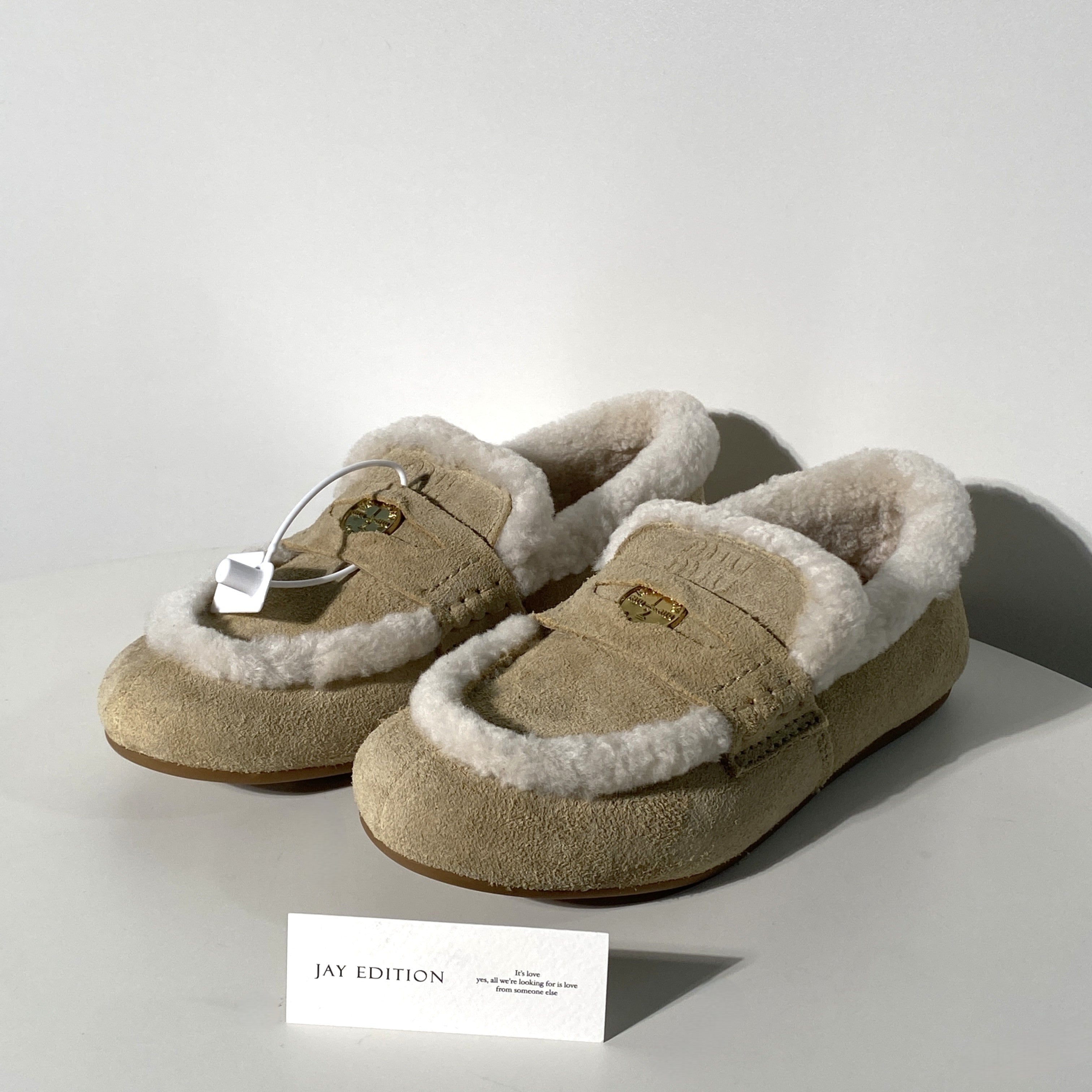 국내) 하자) 미우미우 스웨이드 로퍼 37