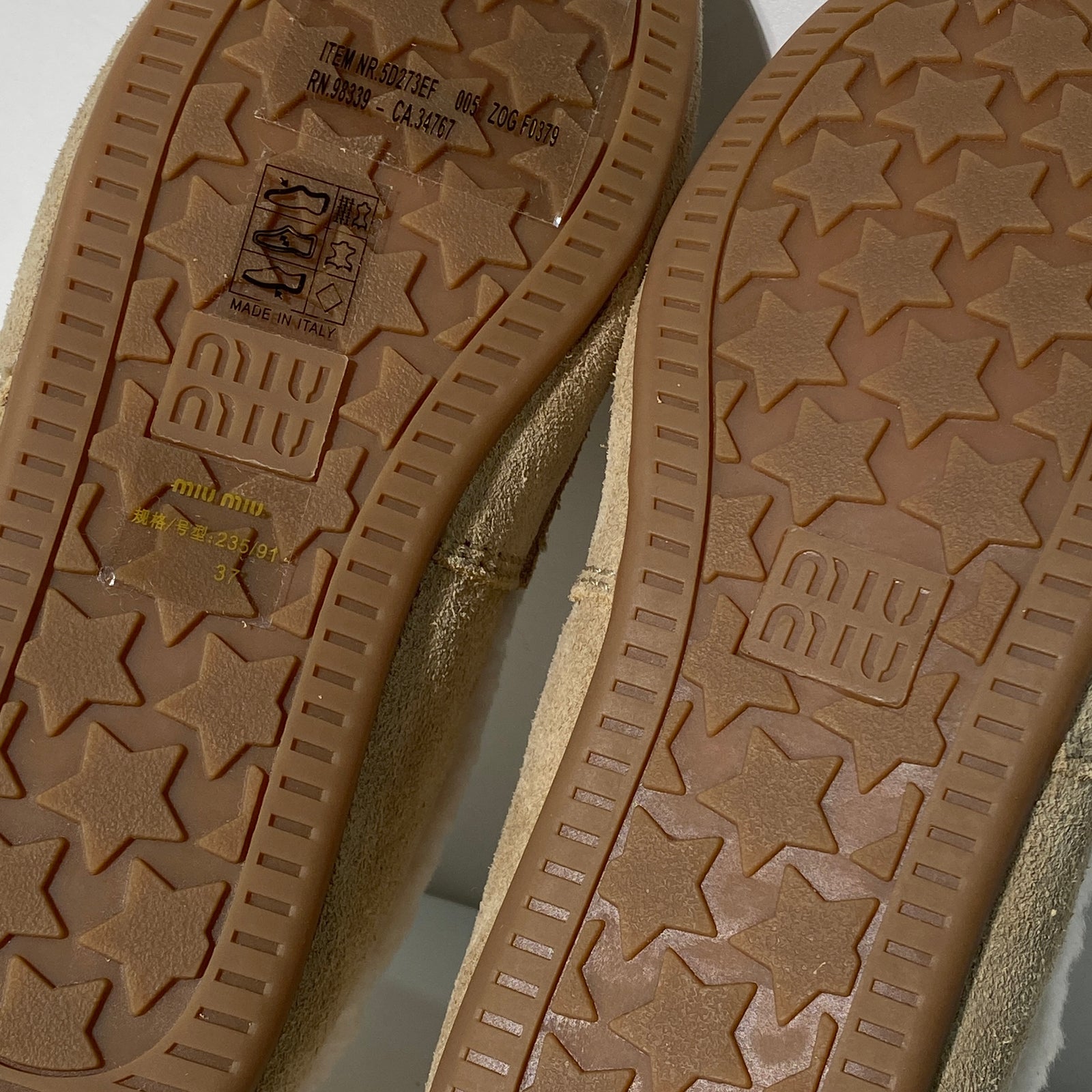 국내) 하자) 미우미우 스웨이드 로퍼 37