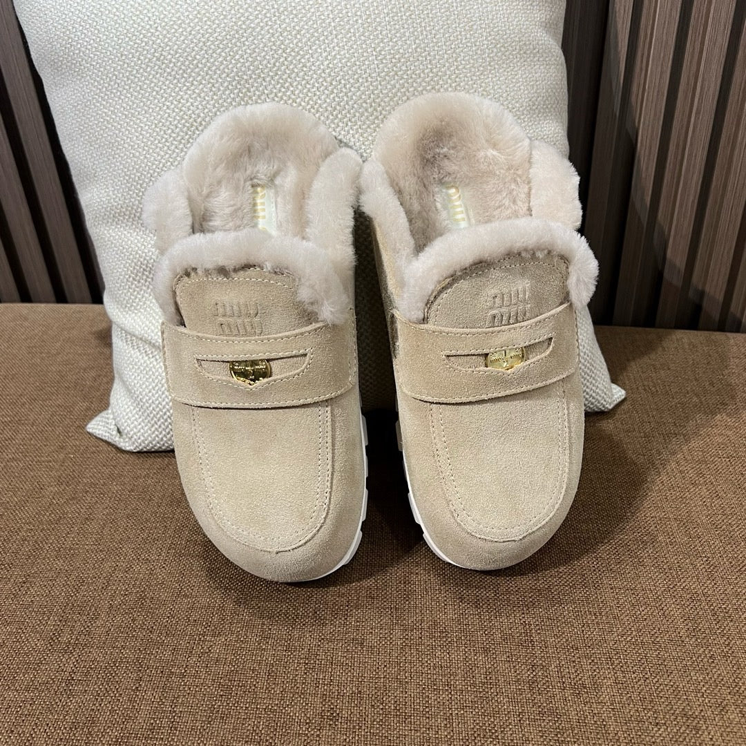 미우미우 스웨이드 뮬