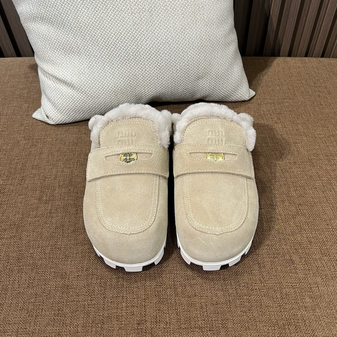 미우미우 스웨이드 뮬