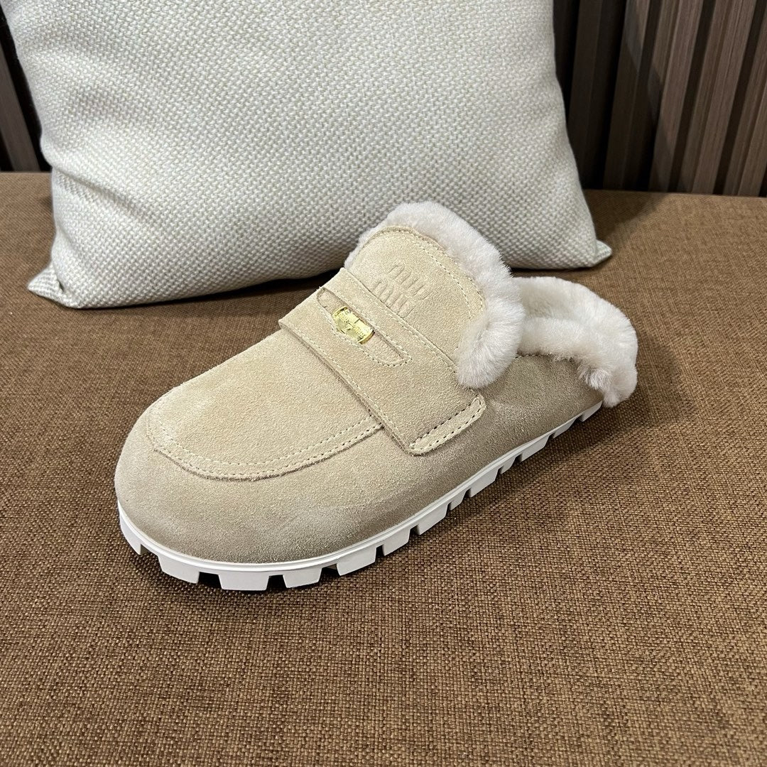 미우미우 스웨이드 뮬