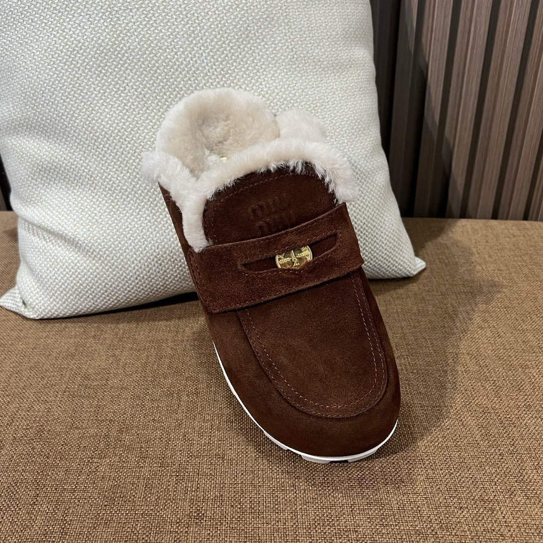 미우미우 스웨이드 뮬