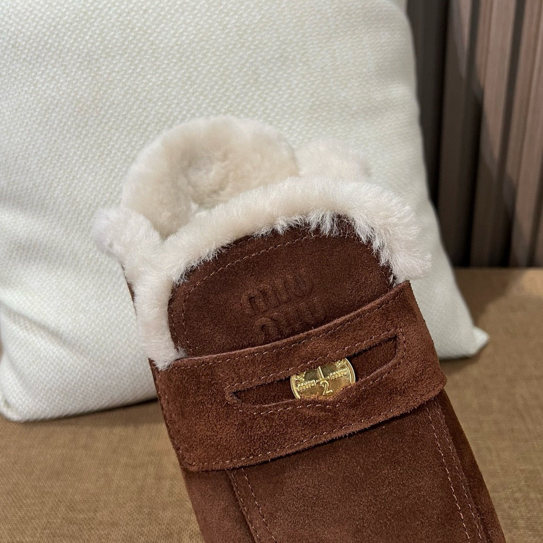 미우미우 스웨이드 뮬