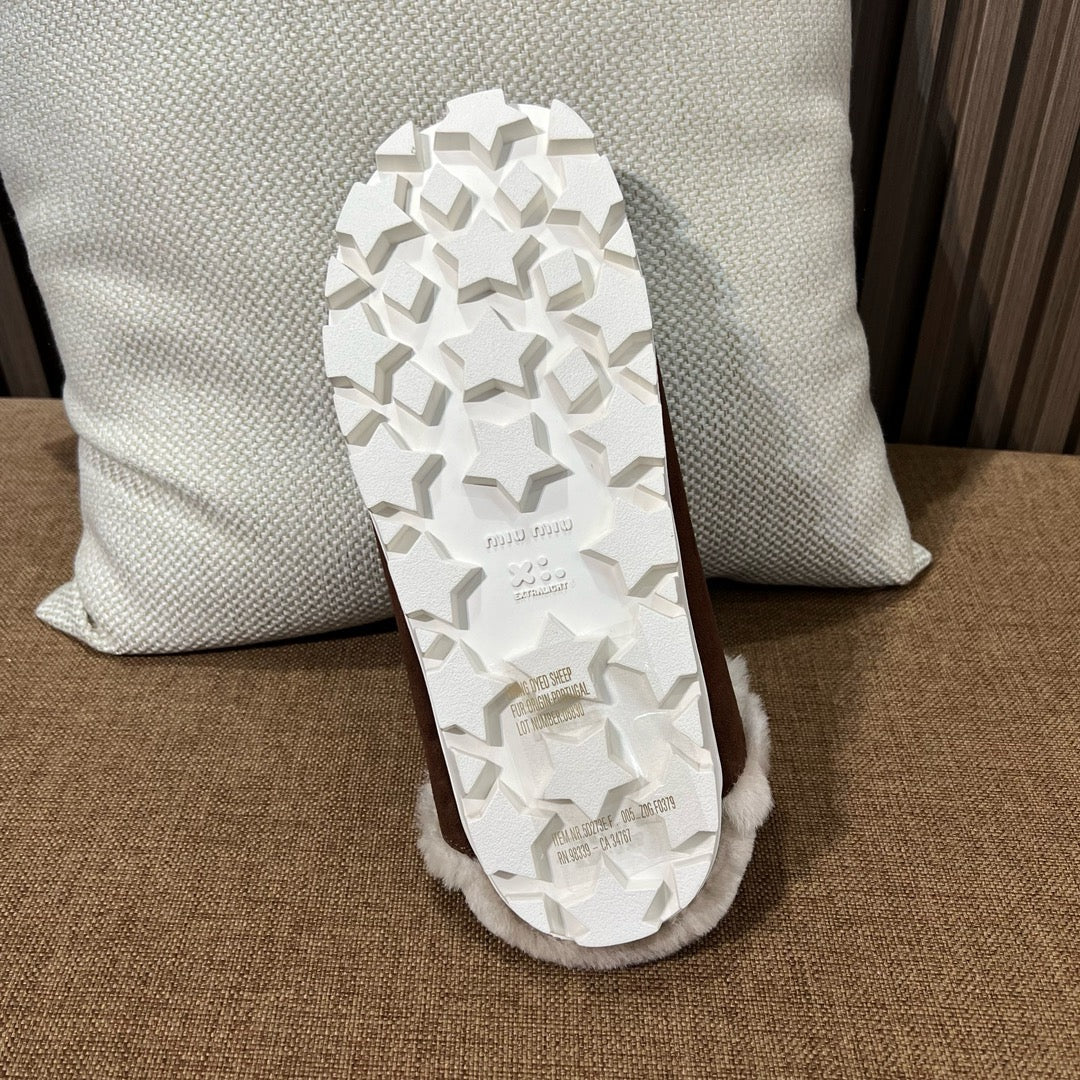 미우미우 스웨이드 뮬