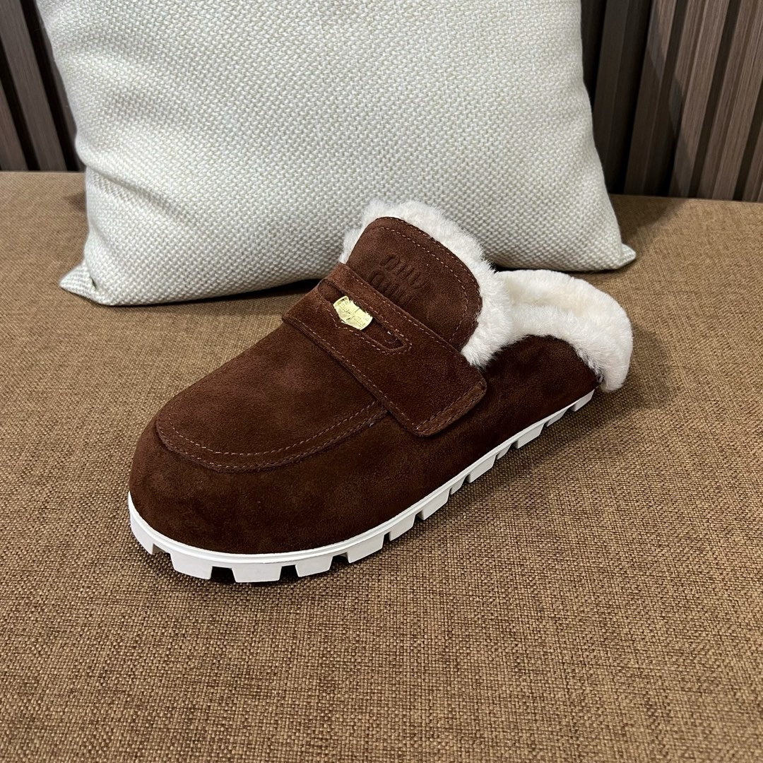 미우미우 스웨이드 뮬