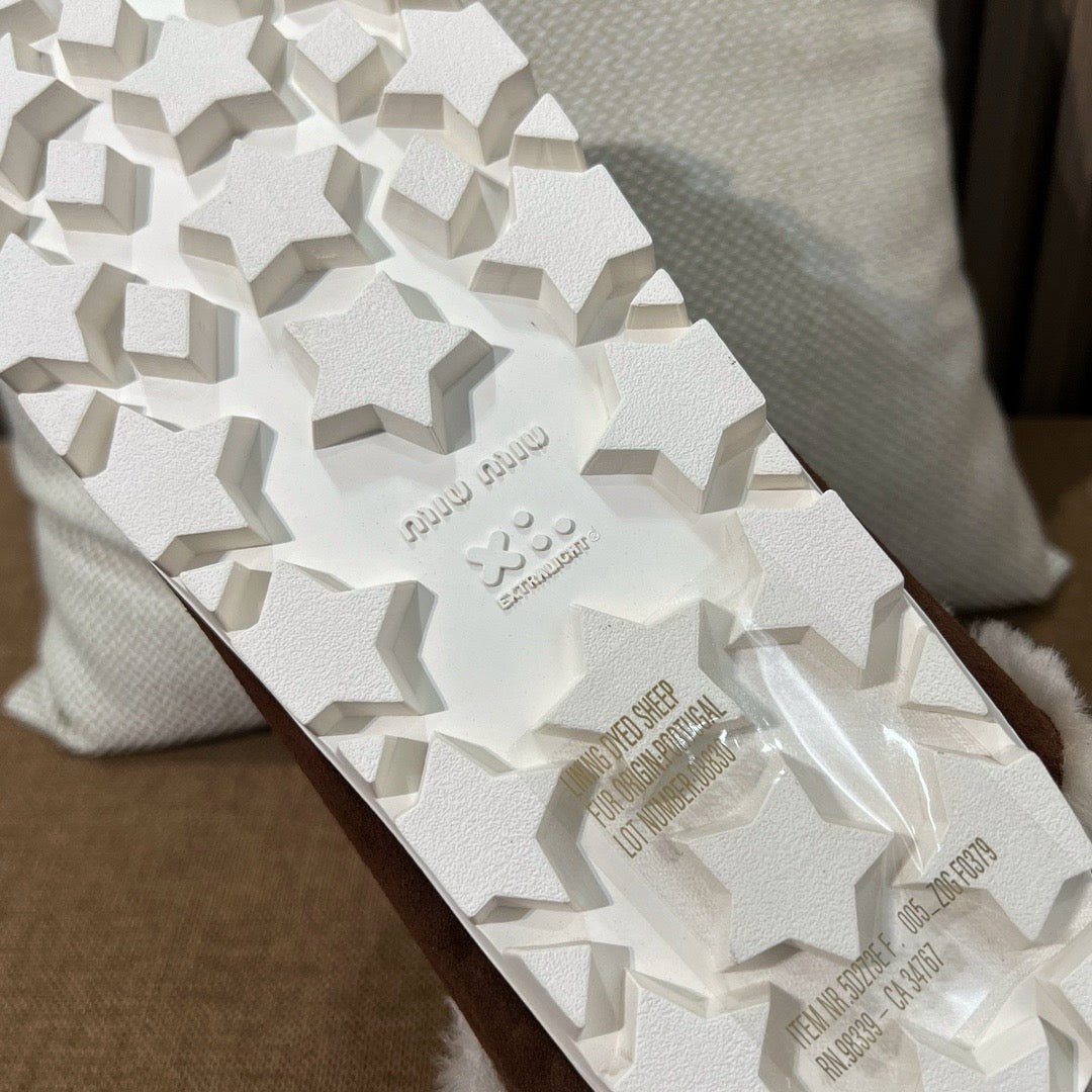 미우미우 스웨이드 뮬