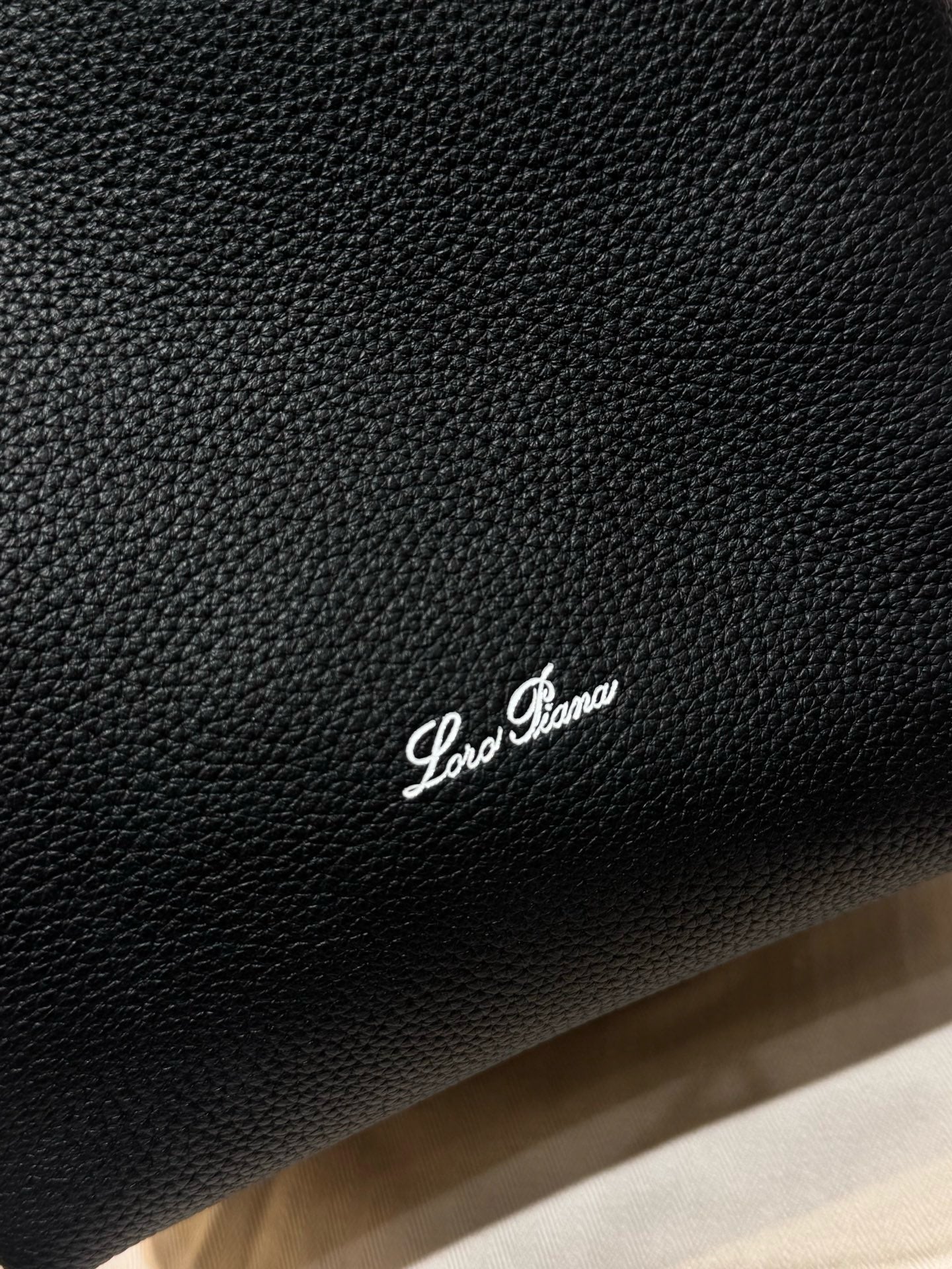 로로피아나 베일 스몰 백