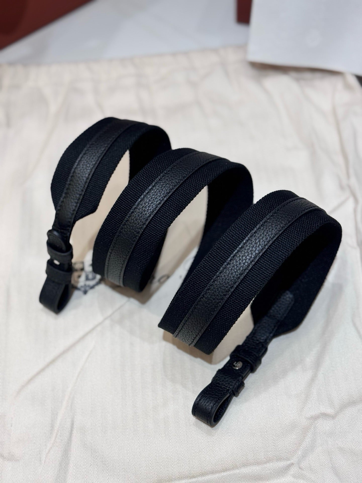 로로피아나 베일 스몰 백