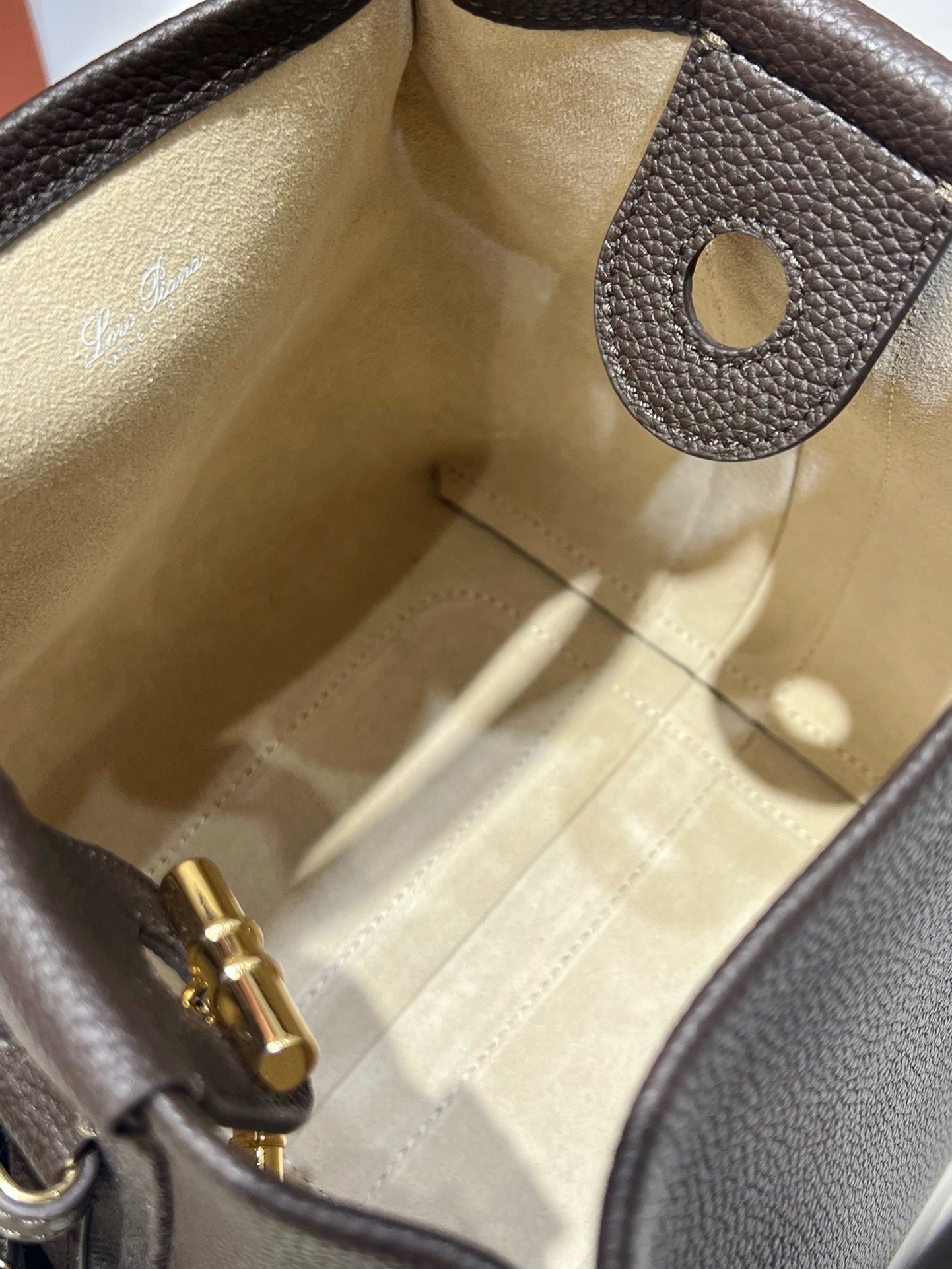 로로피아나 베일 스몰 백