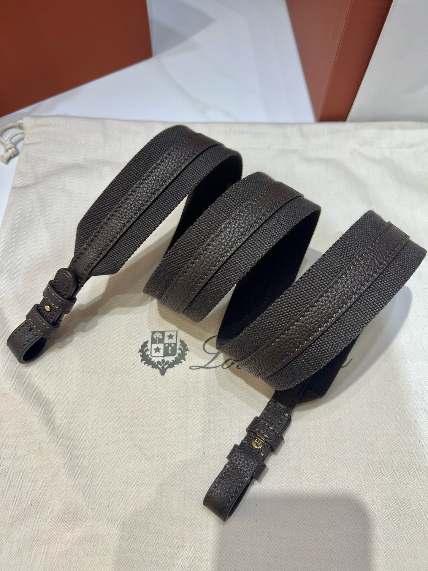 로로피아나 베일 스몰 백