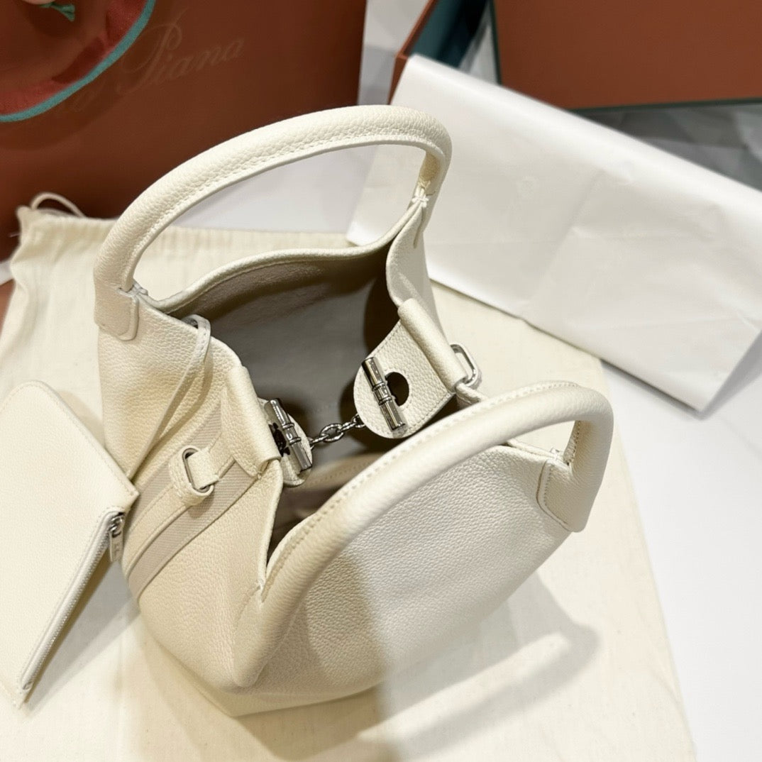 로로피아나 베일 스몰 백