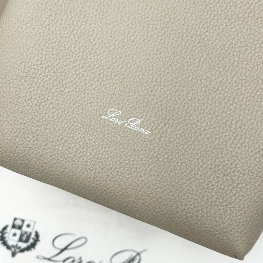 로로피아나 베일 스몰 백