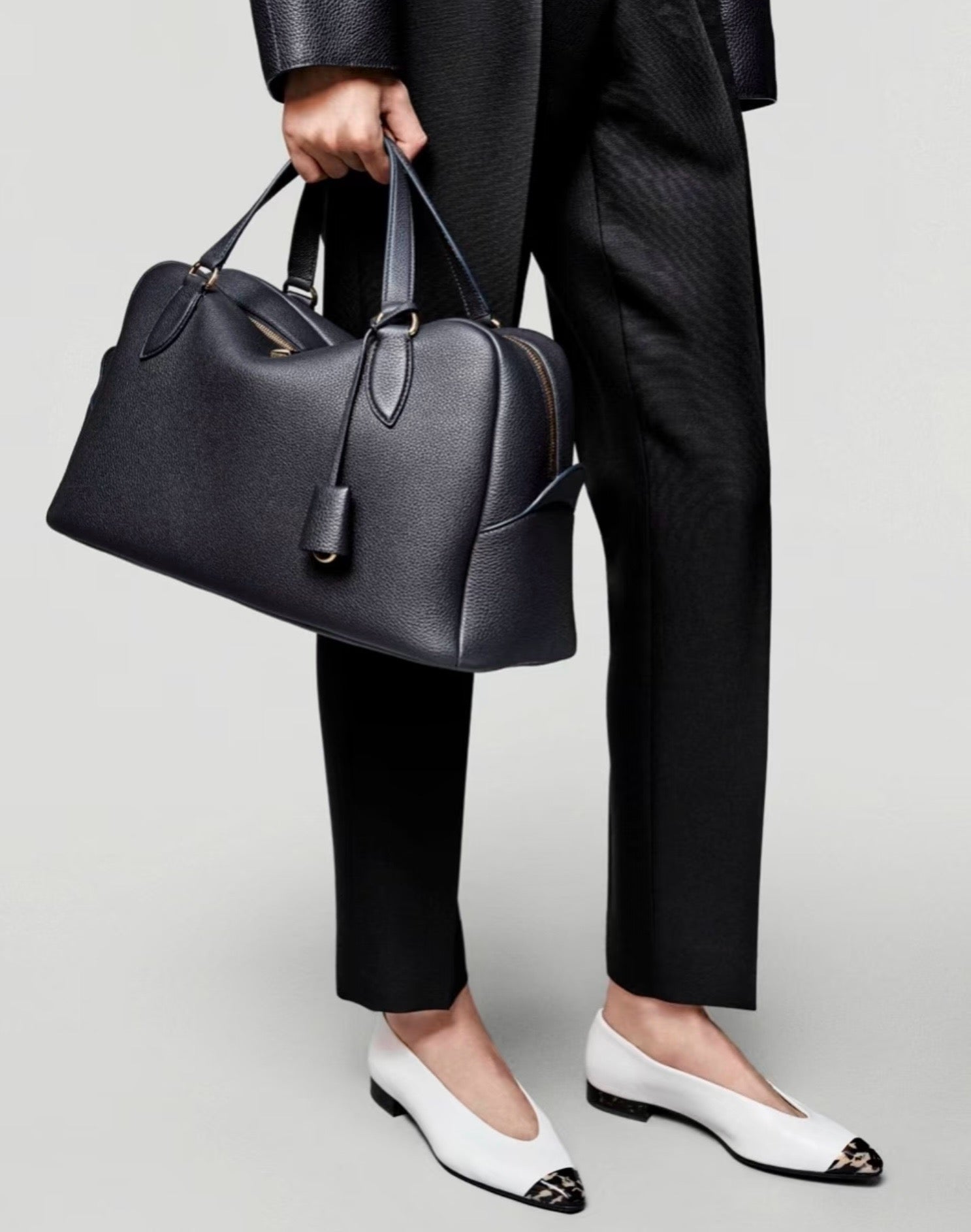 로로피아나 니들 미디움 백