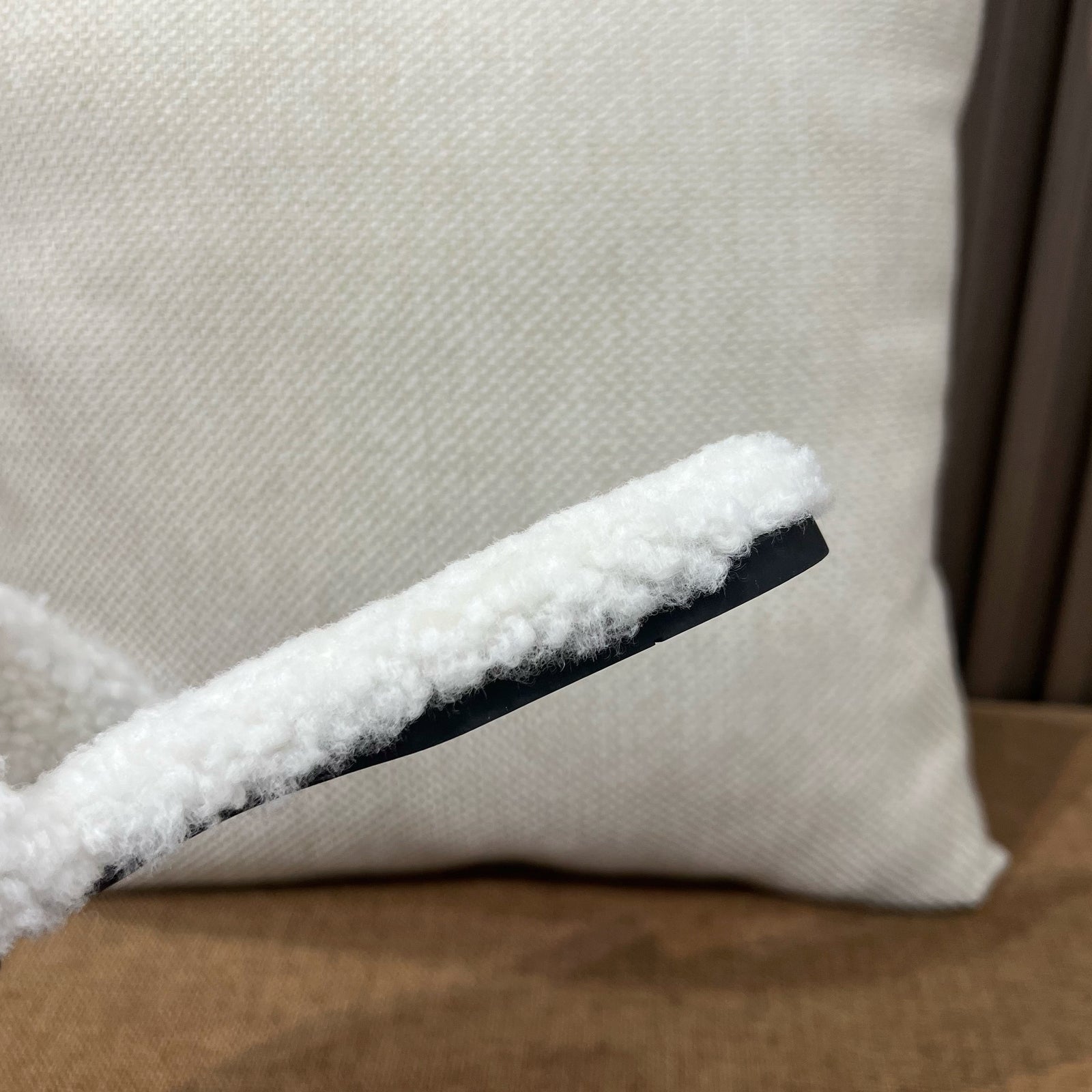 미우미우 시어링 슬라이드