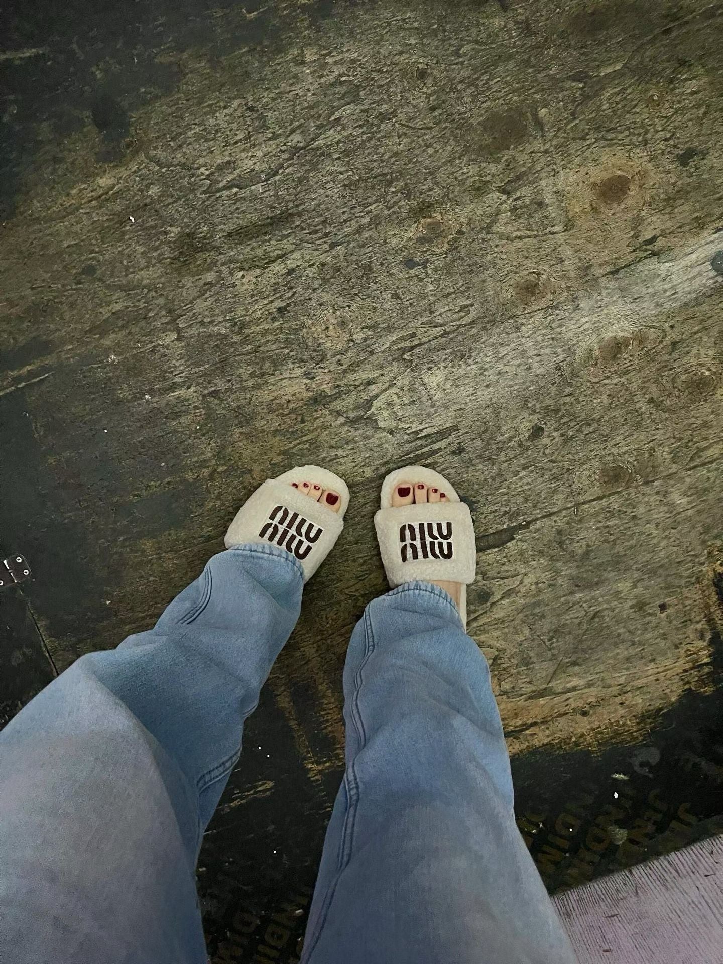 미우미우 시어링 슬라이드