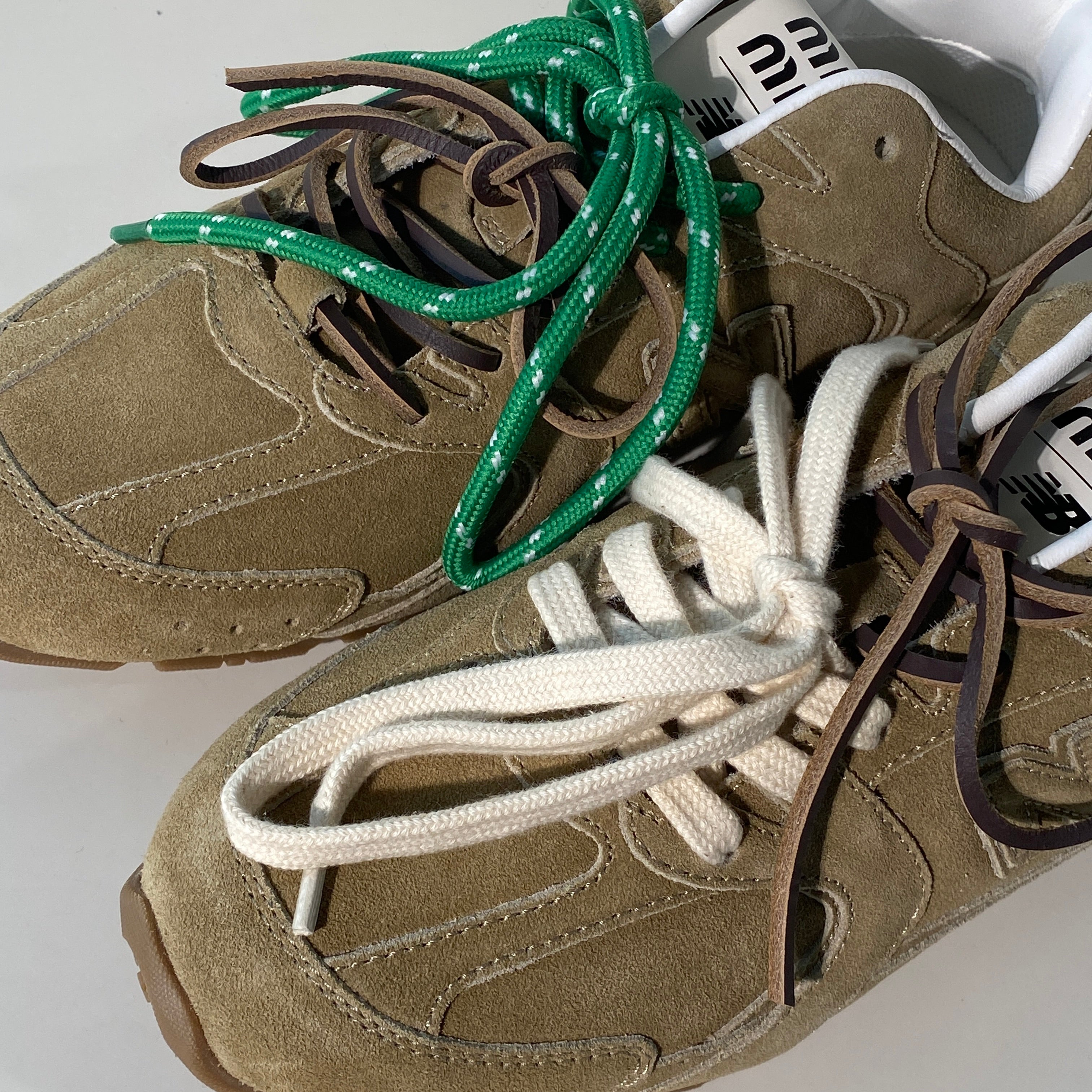 국내) 뉴발란스 x 미우미우 530 스웨이드 메쉬 스니커즈 에크루 / 40