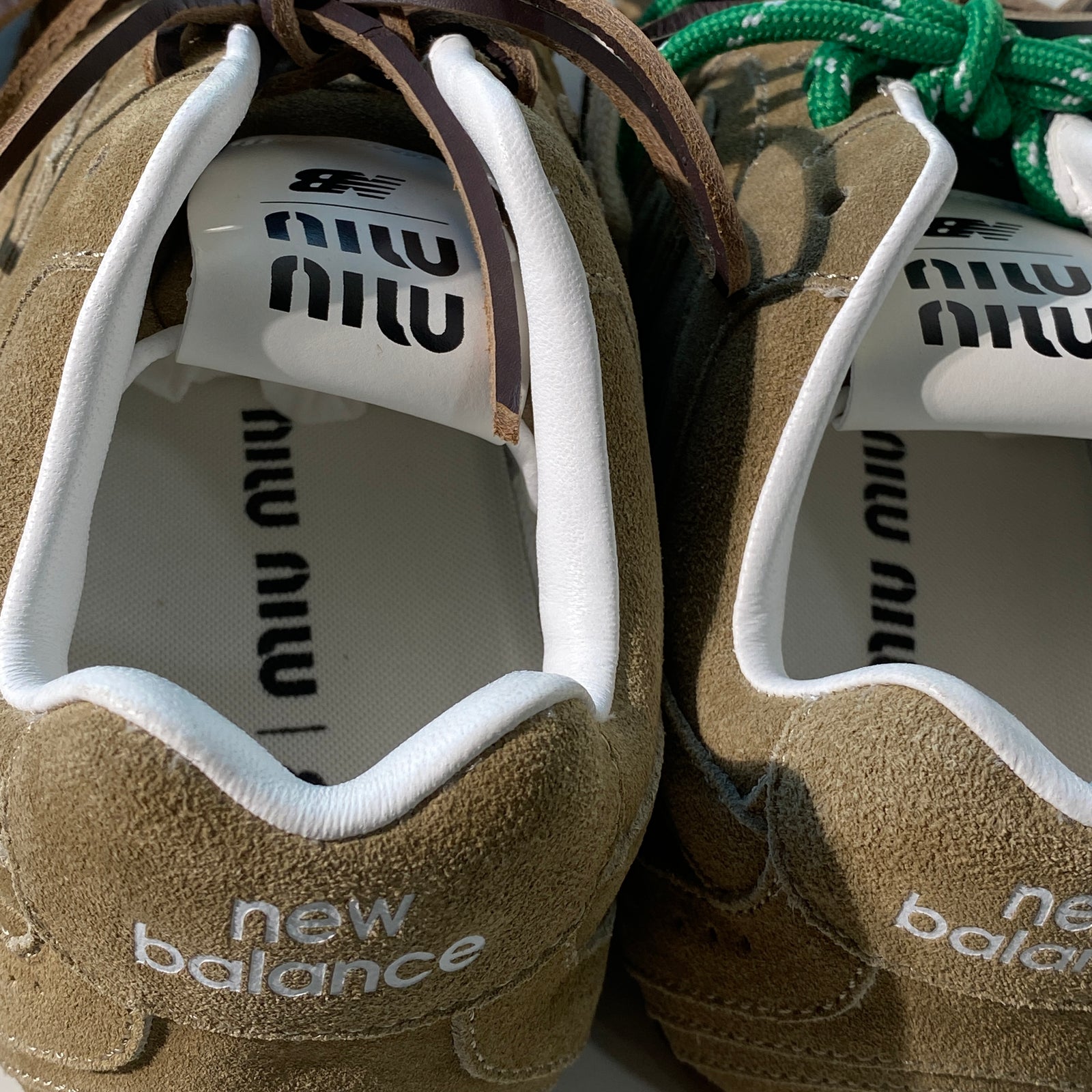 국내) 뉴발란스 x 미우미우 530 스웨이드 메쉬 스니커즈 에크루 / 40