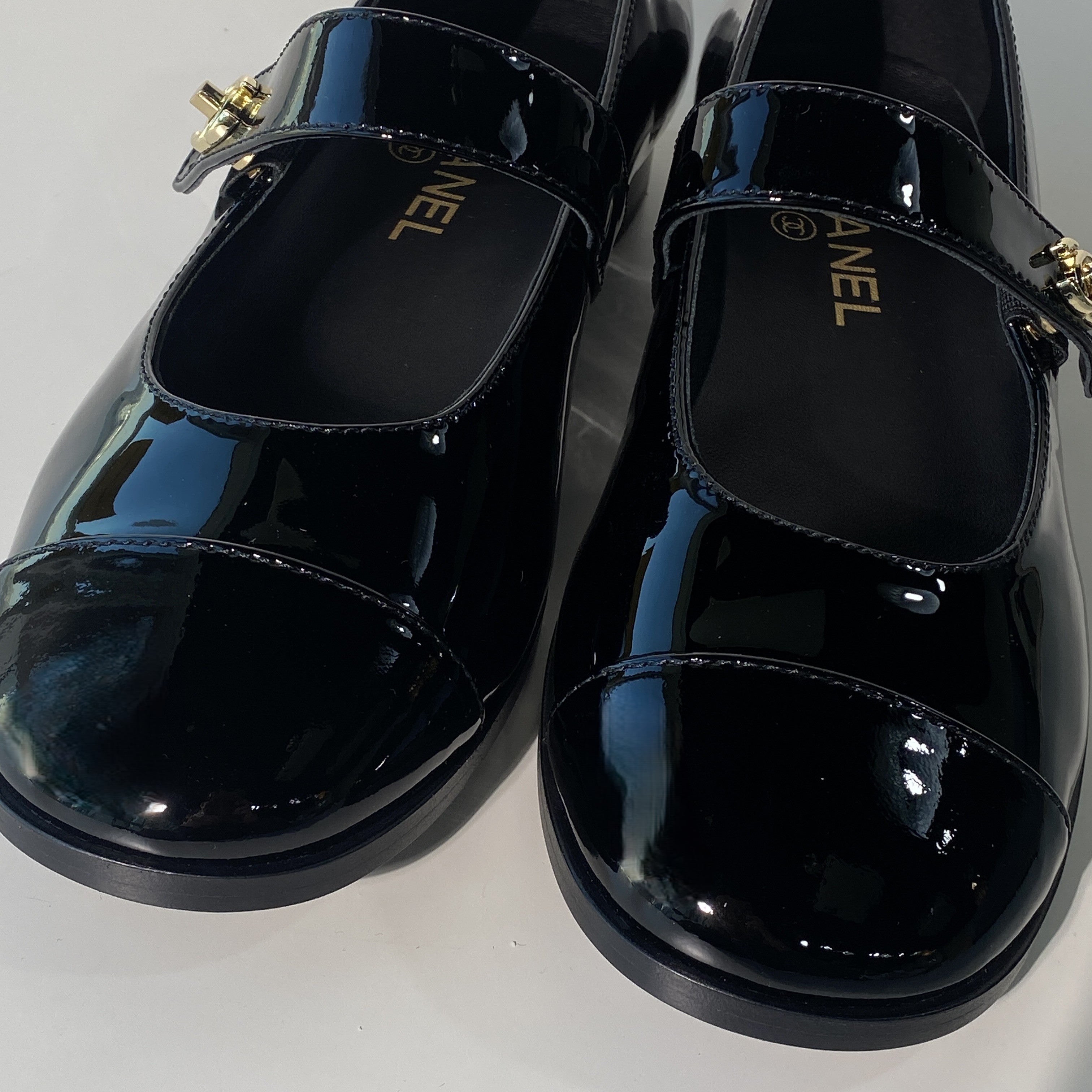 국내) 샤넬 메리제인 턴락 페이던트 / 블랙 40