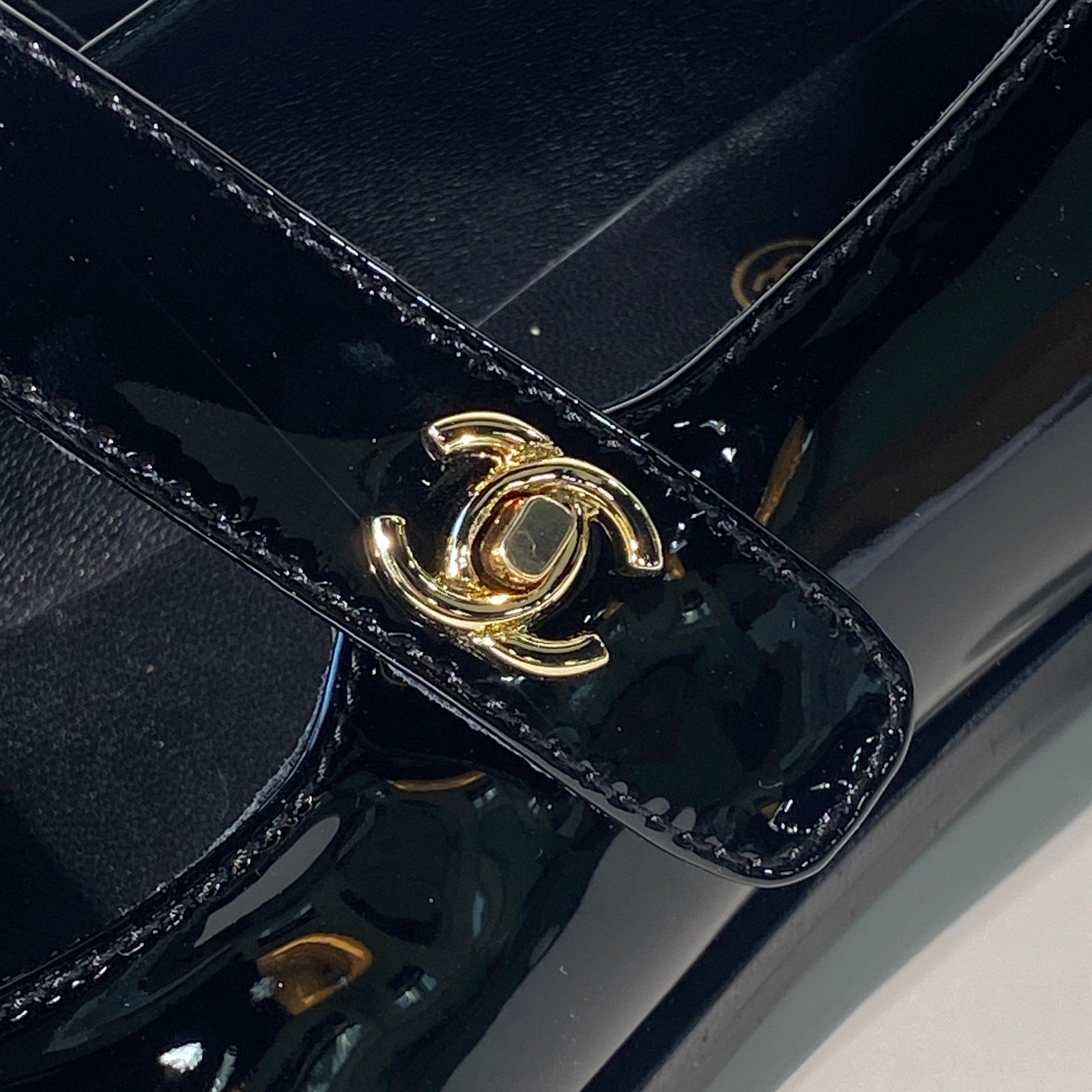 국내) 샤넬 메리제인 턴락 페이던트 / 블랙 40