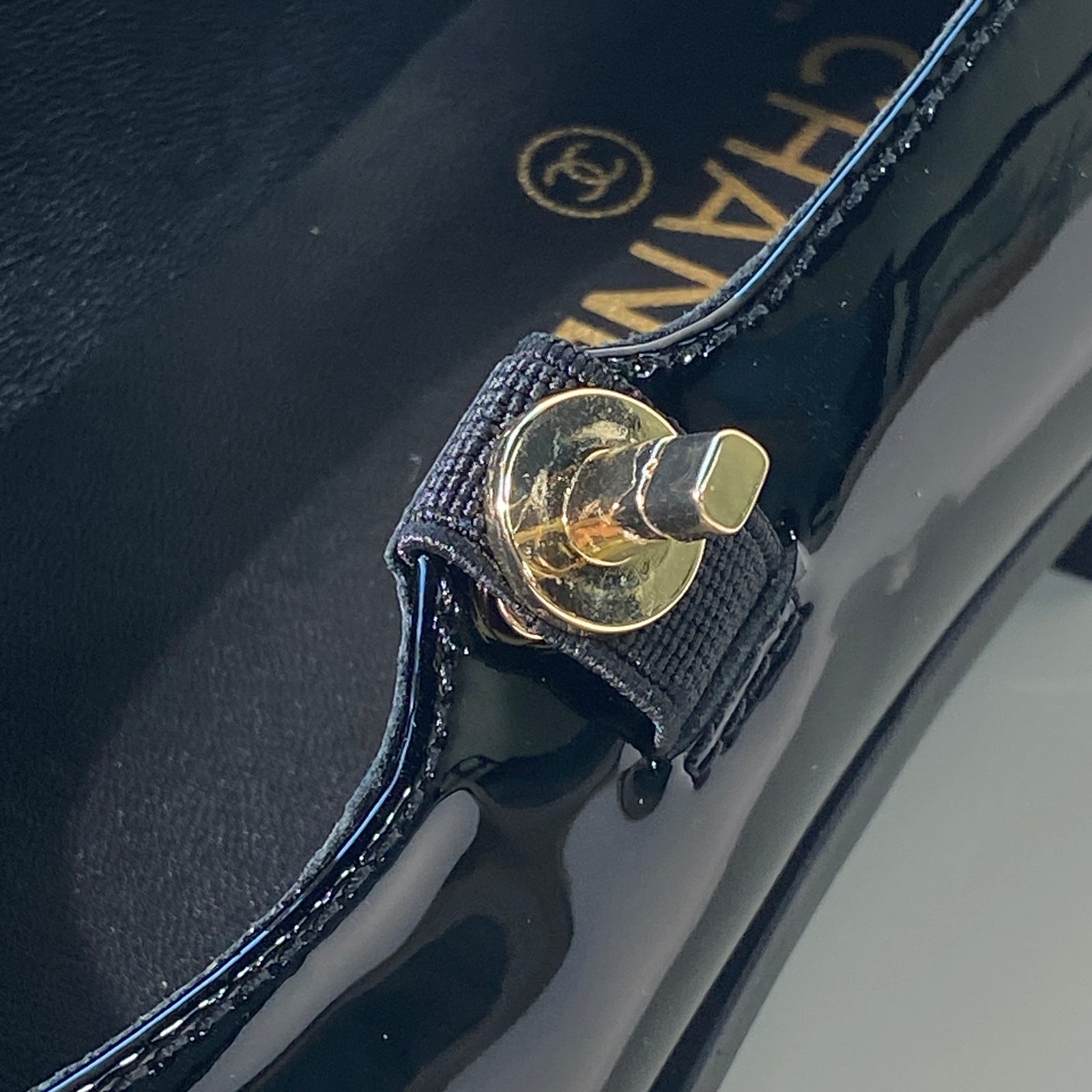 국내) 샤넬 메리제인 턴락 페이던트 / 블랙 40