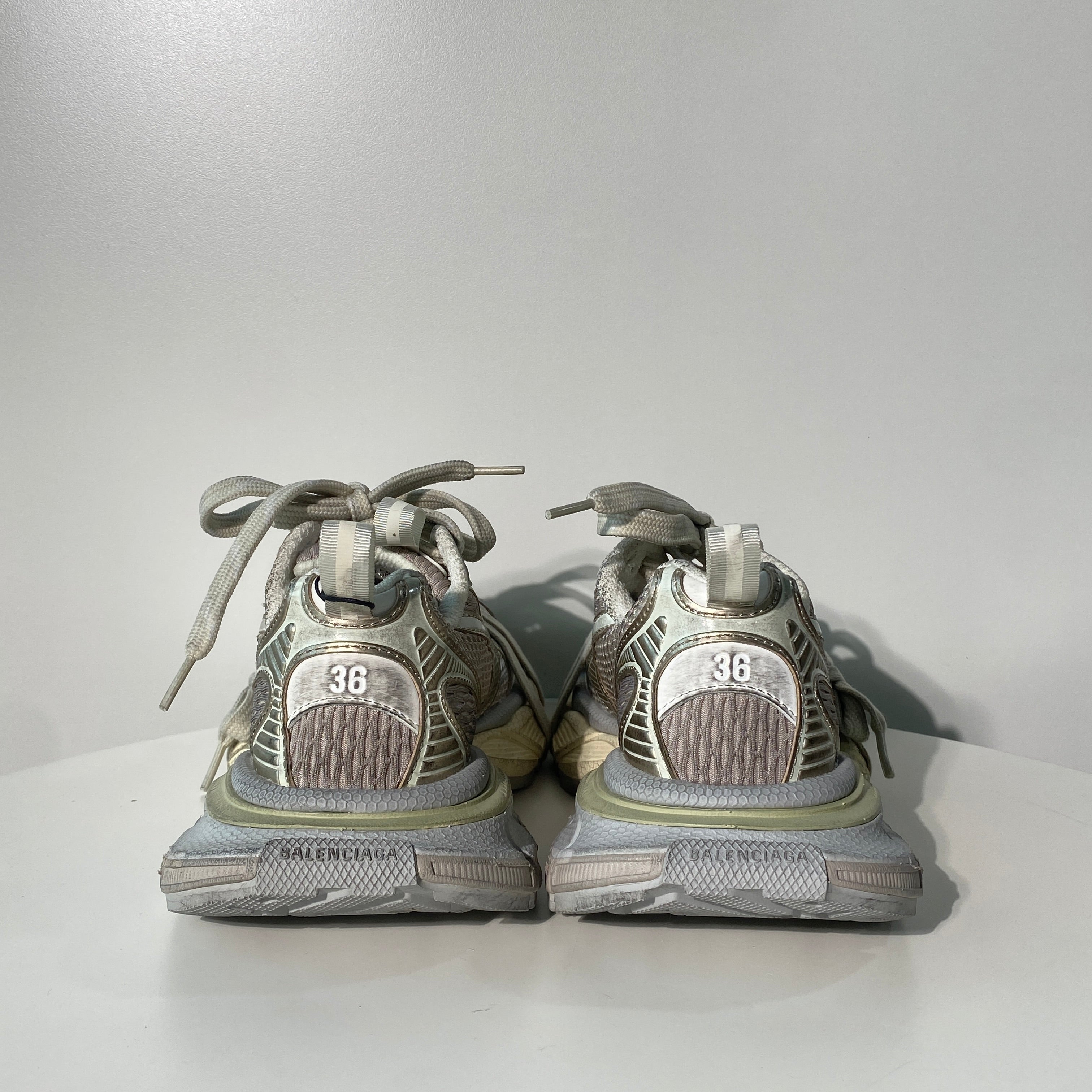 국내) 발렌시아가 스니커즈 3XL 에그쉘 36