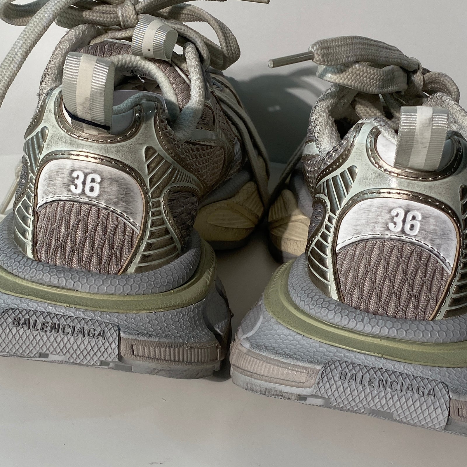 국내) 발렌시아가 스니커즈 3XL 에그쉘 36