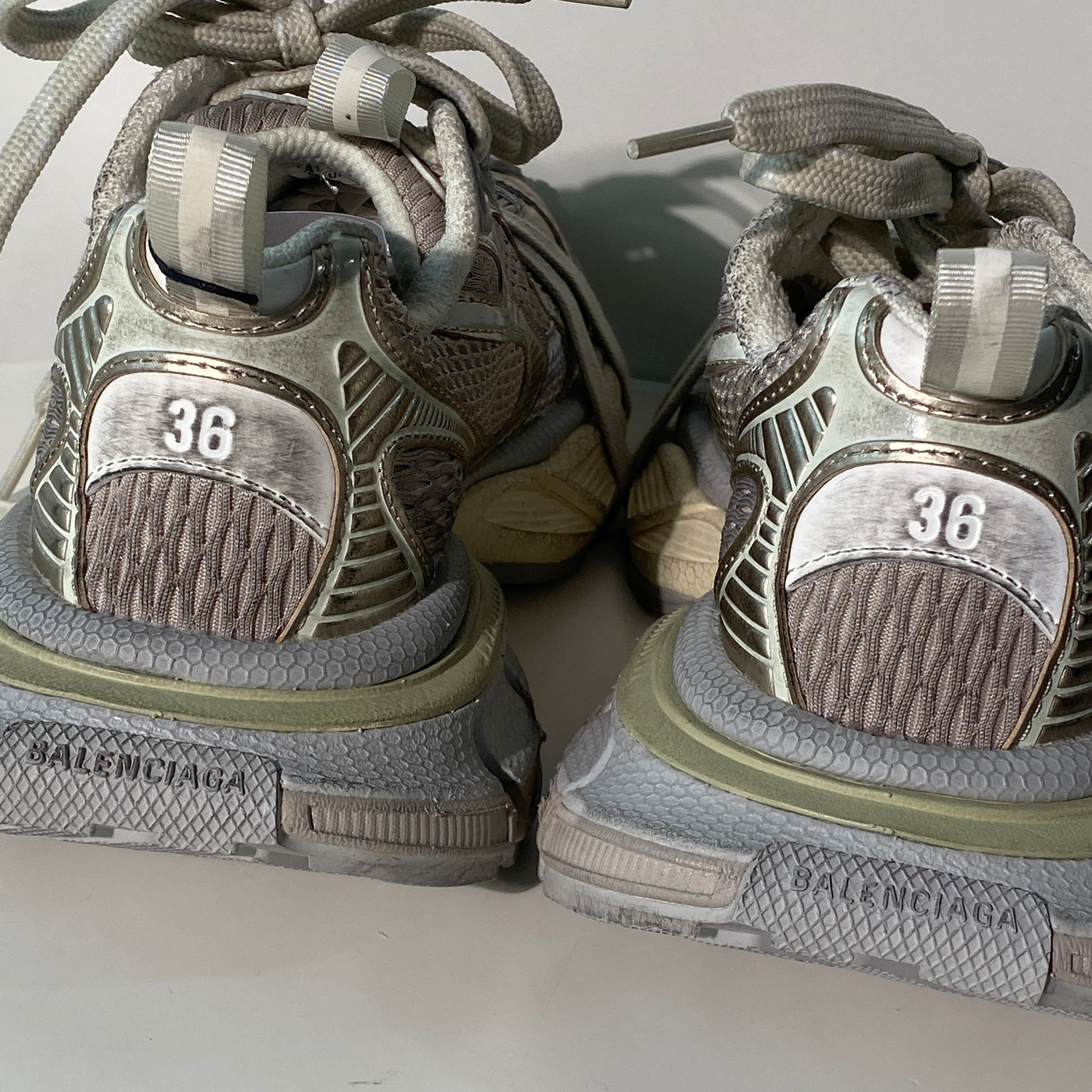 국내) 발렌시아가 스니커즈 3XL 에그쉘 36