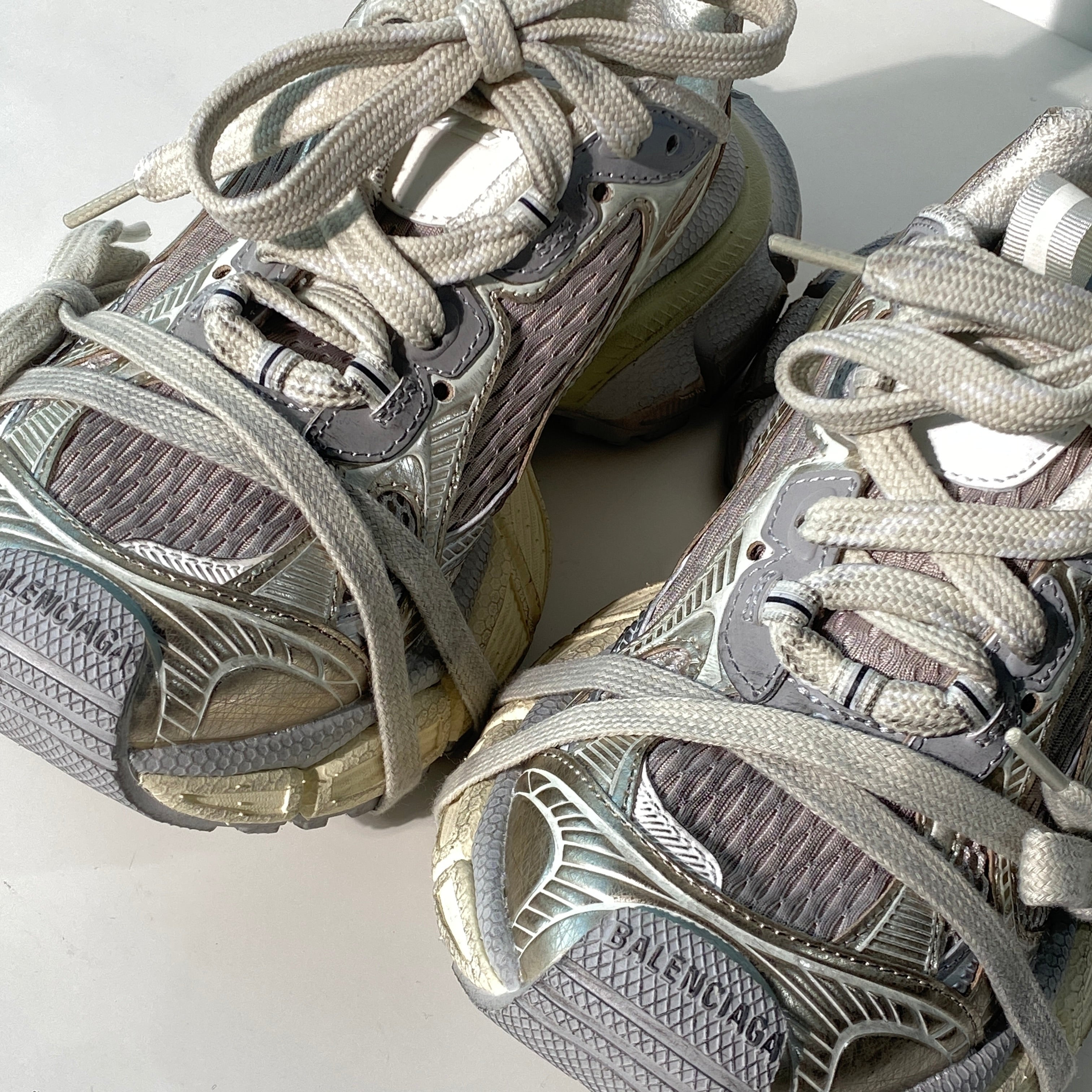 국내) 발렌시아가 스니커즈 3XL 에그쉘 36