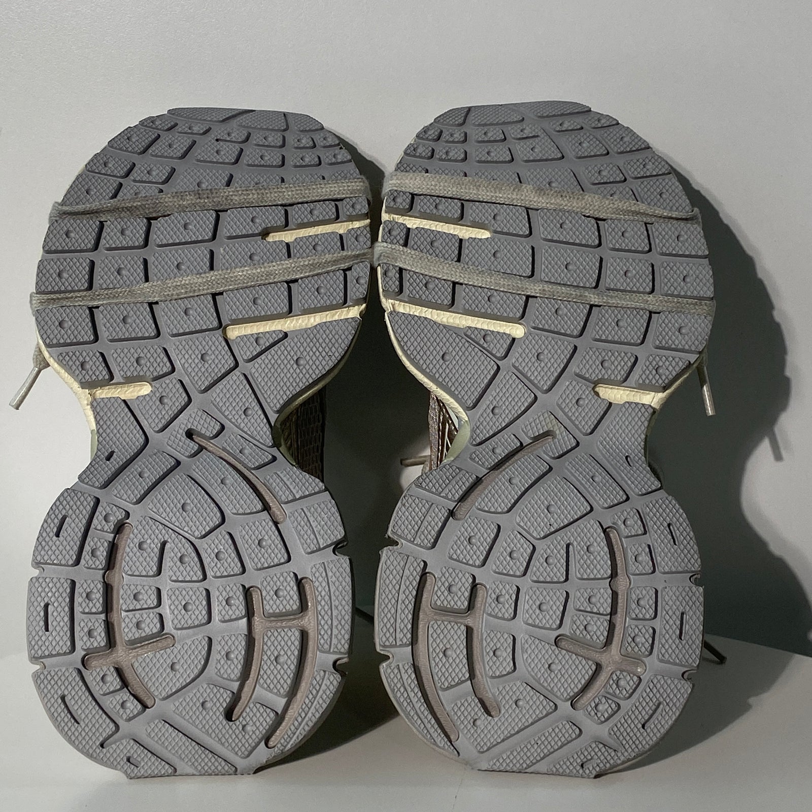 국내) 발렌시아가 스니커즈 3XL 에그쉘 36