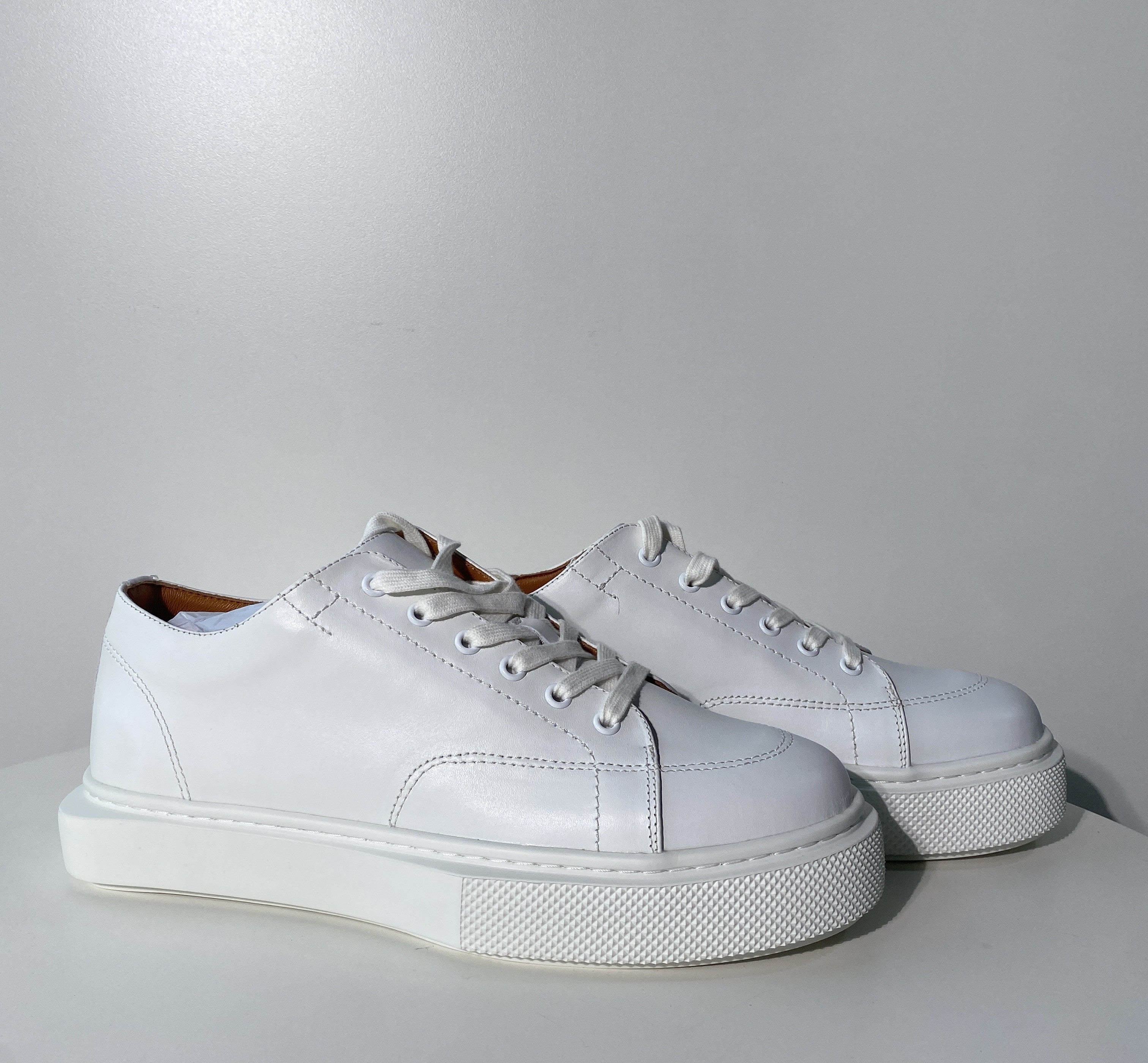 국내) 초미세하자) 에르메스 하루 더비 스니커즈 / 화이트 46